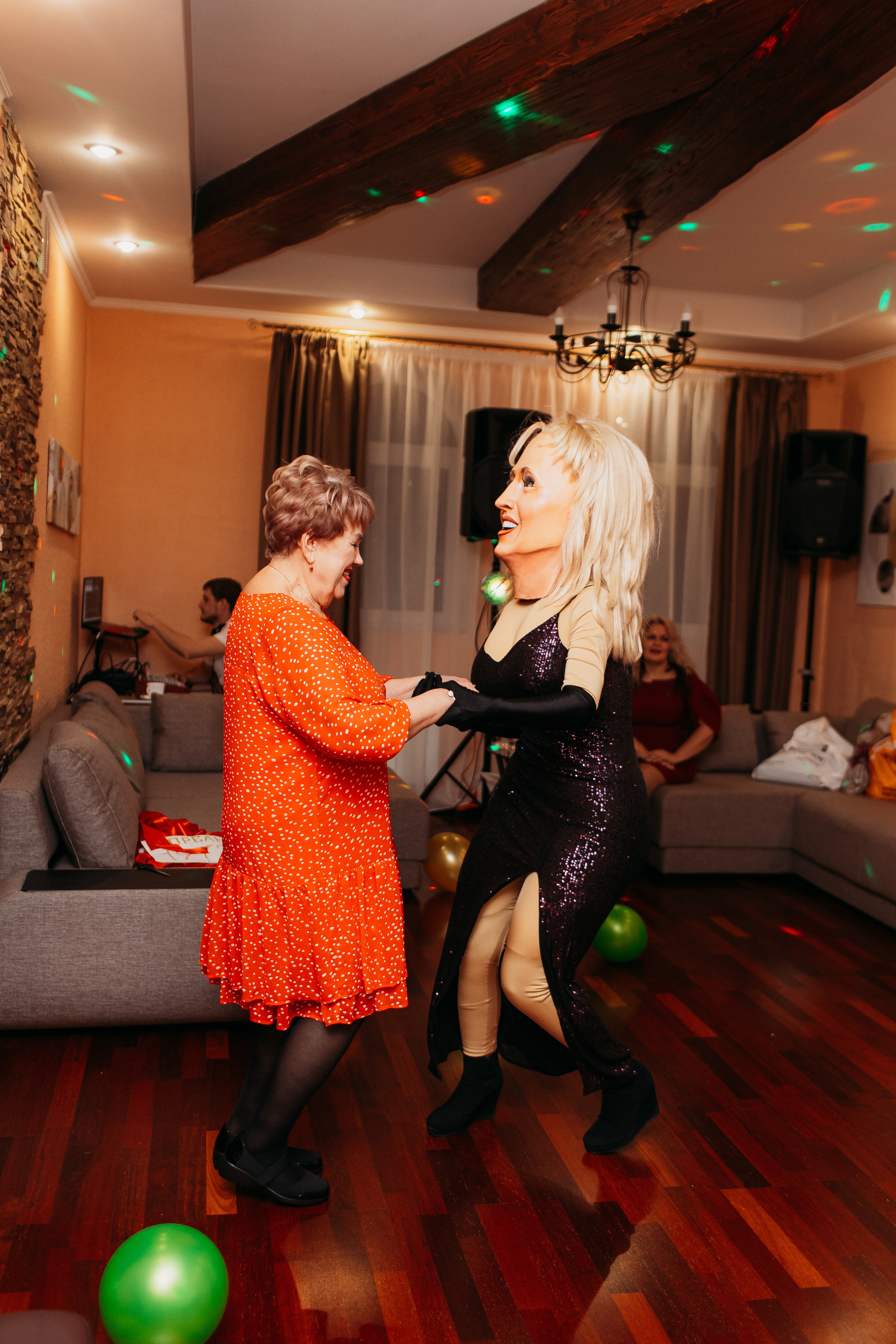 Банкет. Семейный фотограф Тюмень, фотограф на роды Салмина Мария