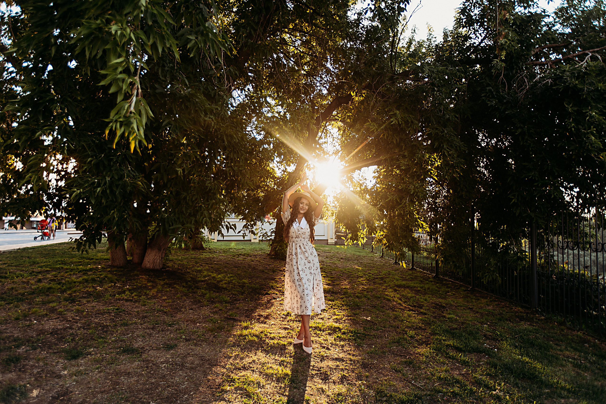 Набережная на закате. Семейный фотограф Тюмень, фотограф на роды Салмина Мария