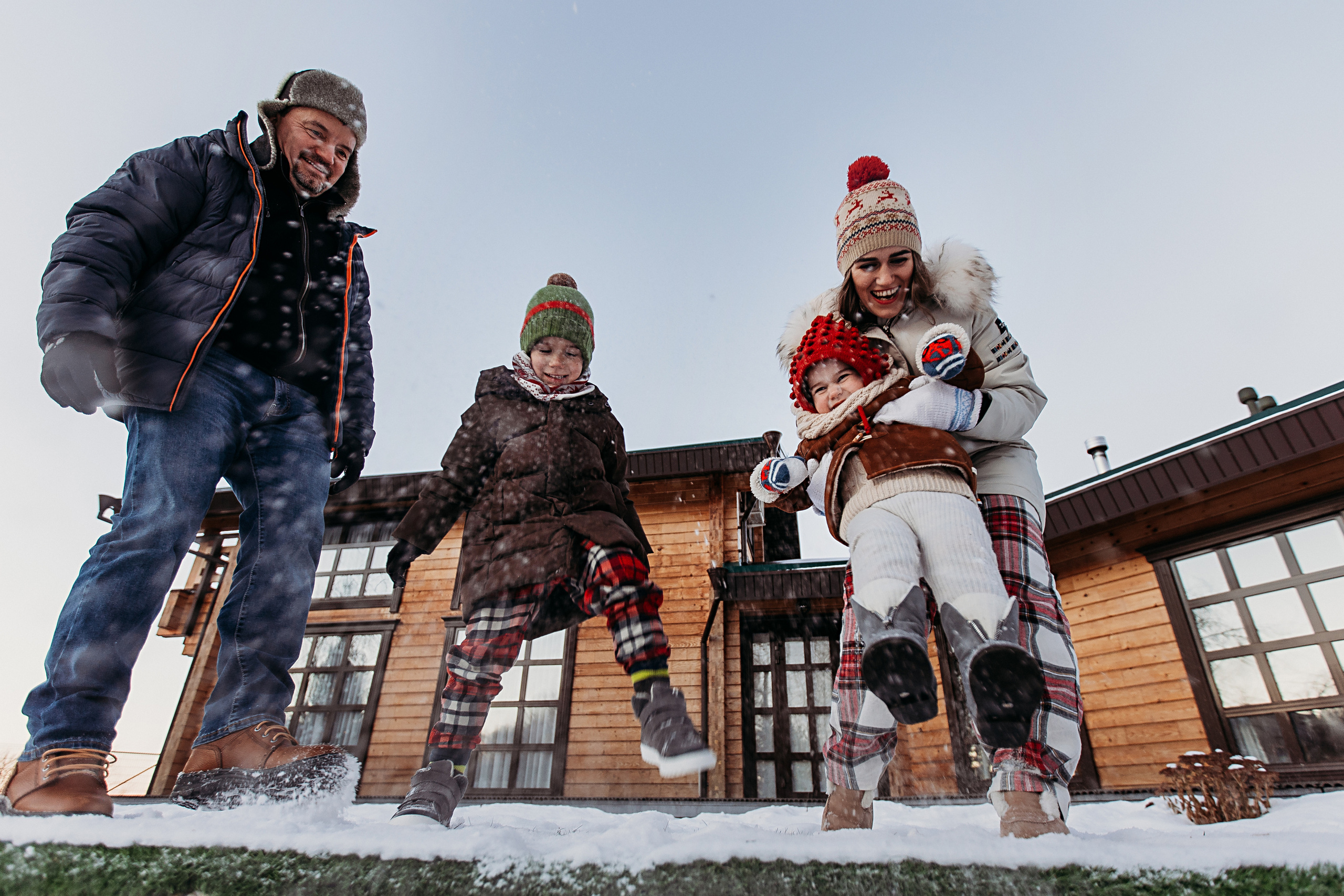 Тёплый новый год. Семейный фотограф Тюмень, фотограф на роды Салмина Мария