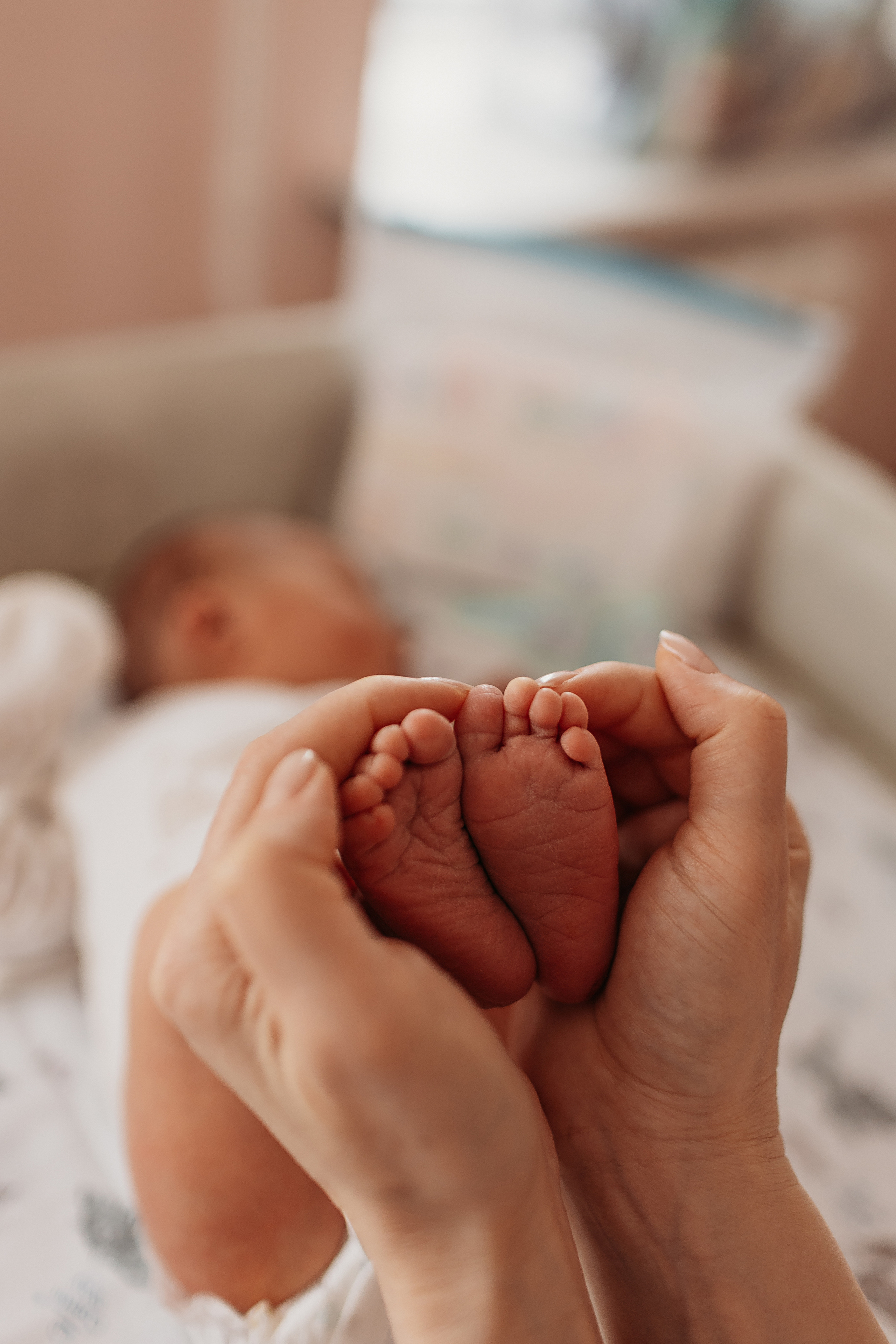 Выписка с палатой. Семейный фотограф Тюмень, фотограф на роды Салмина Мария