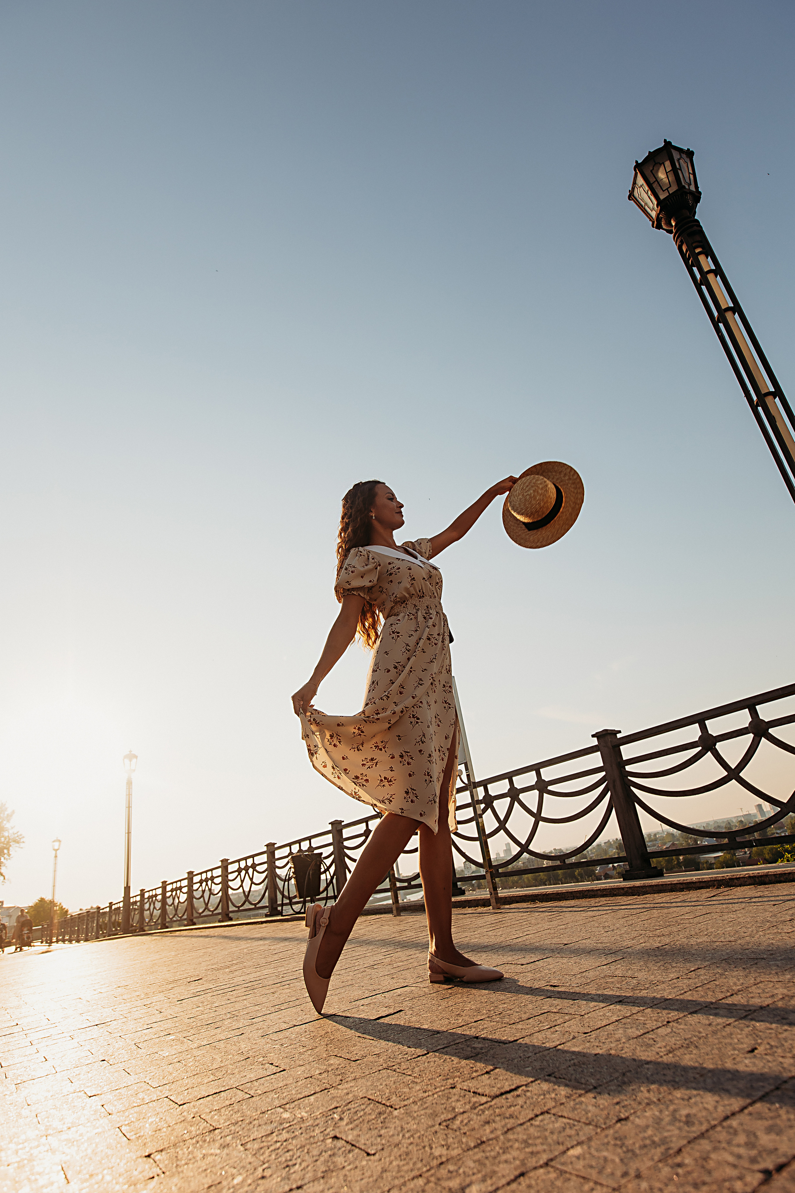 Набережная на закате. Семейный фотограф Тюмень, фотограф на роды Салмина Мария