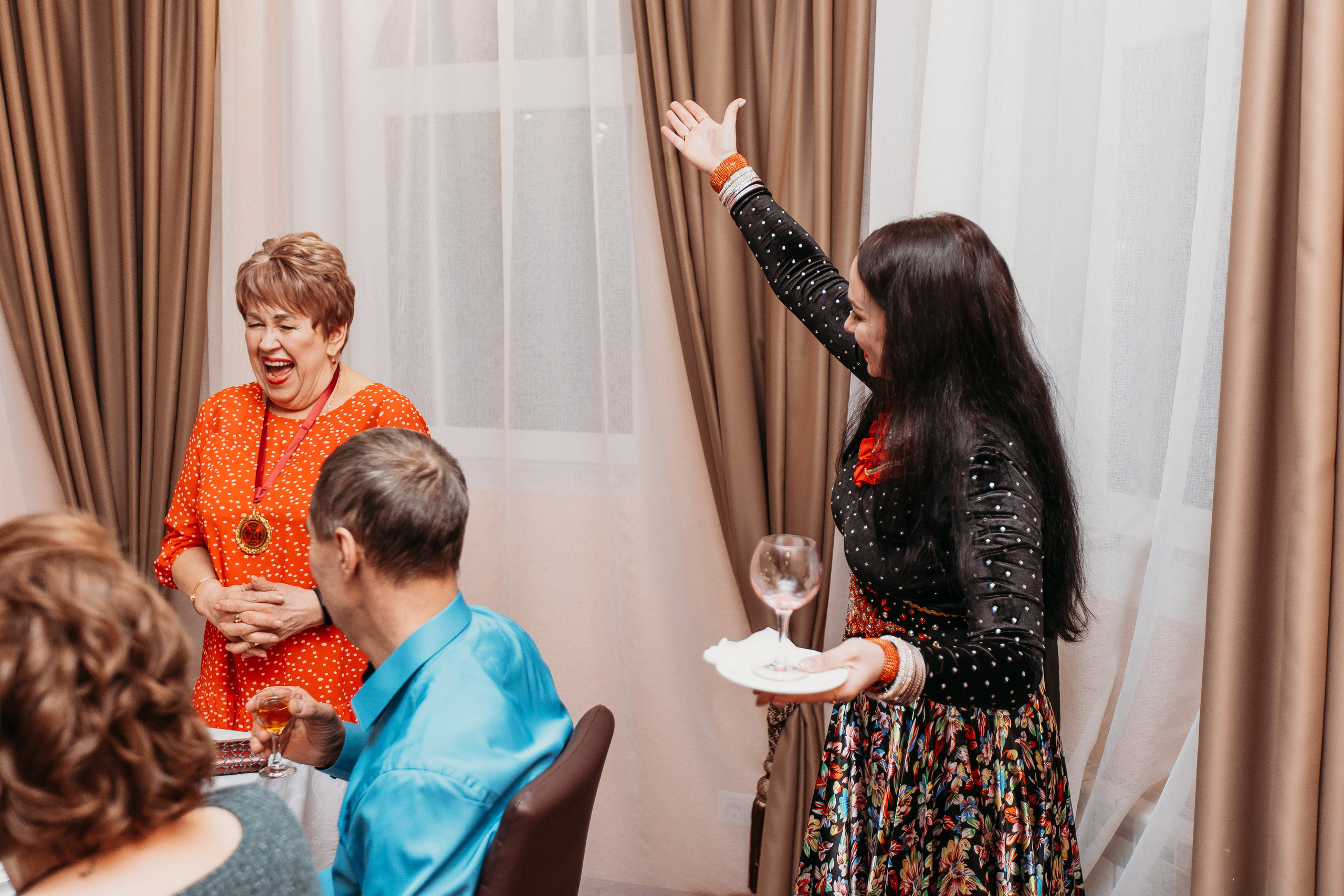 Банкет. Семейный фотограф Тюмень, фотограф на роды Салмина Мария