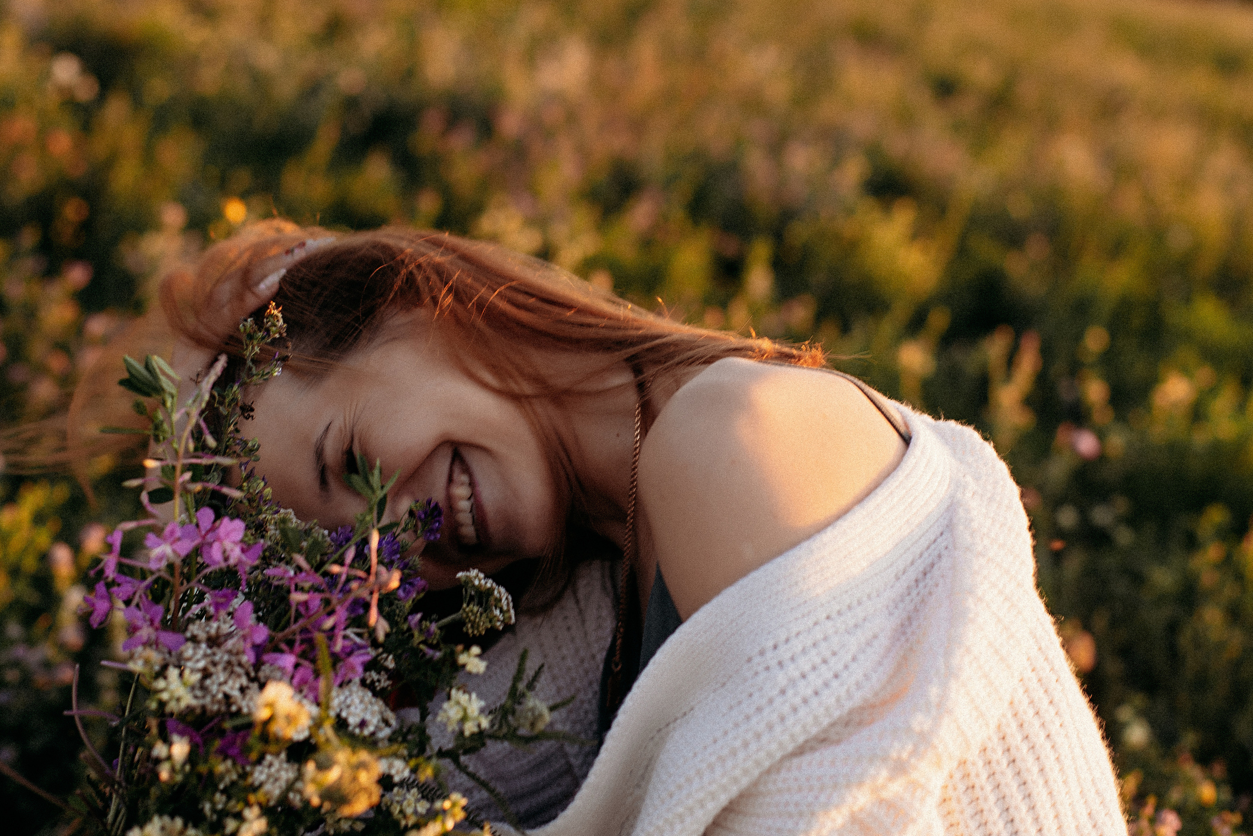 Поле. Семейный фотограф Тюмень, фотограф на роды Салмина Мария