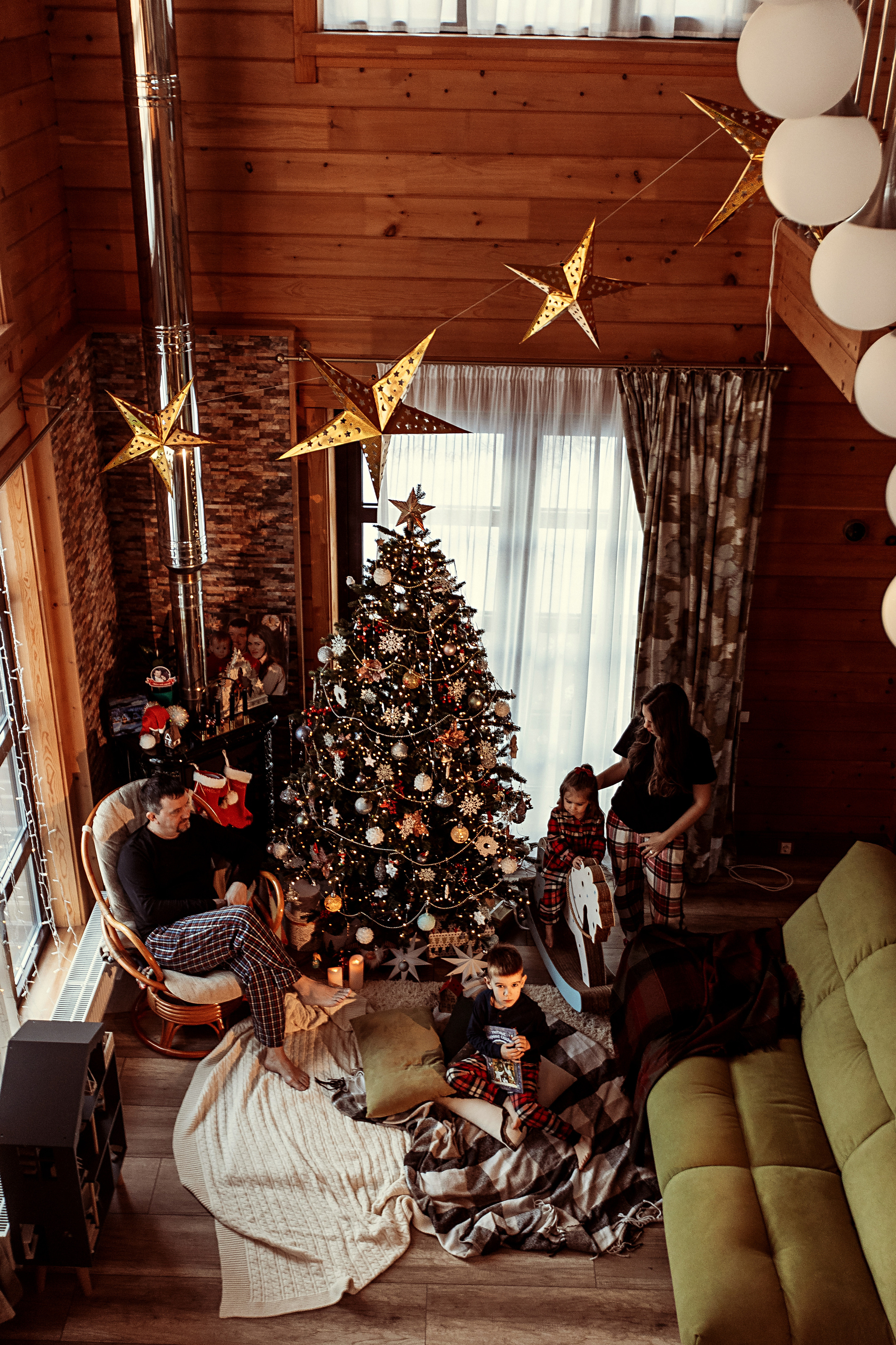 Тёплый новый год. Семейный фотограф Тюмень, фотограф на роды Салмина Мария