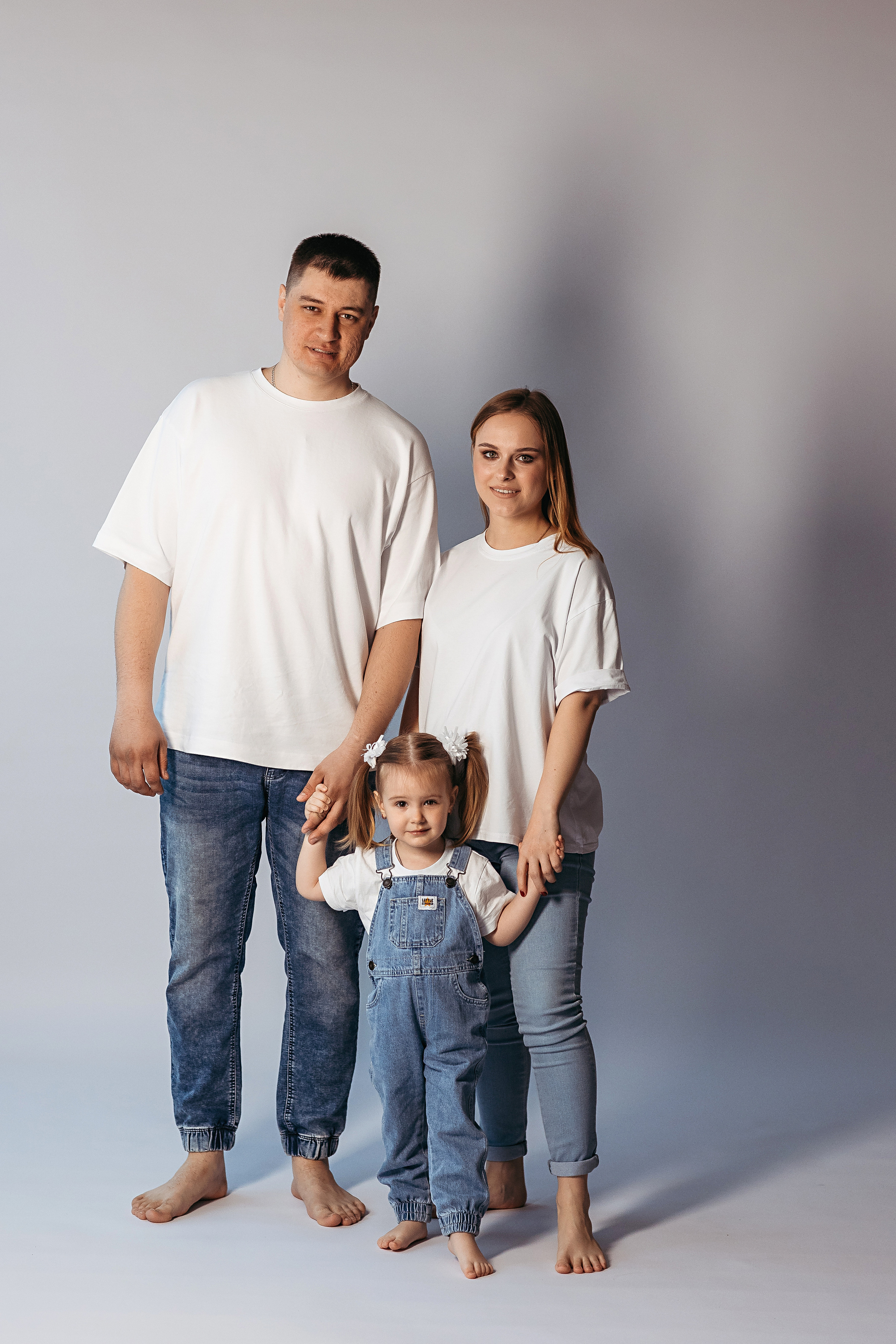 На фотофонах. Семейный фотограф Тюмень, фотограф на роды Салмина Мария