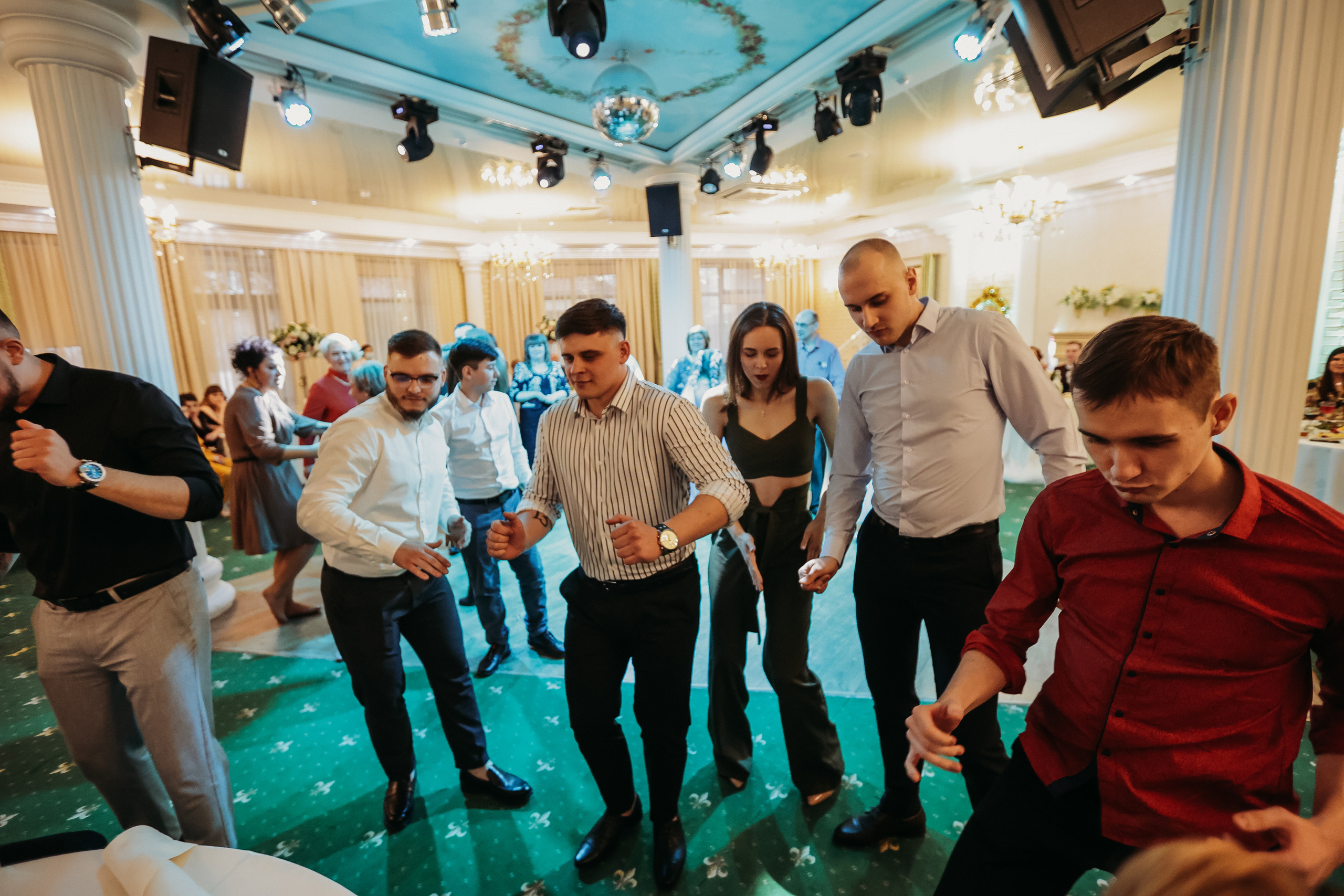 Банкет. Семейный фотограф Тюмень, фотограф на роды Салмина Мария