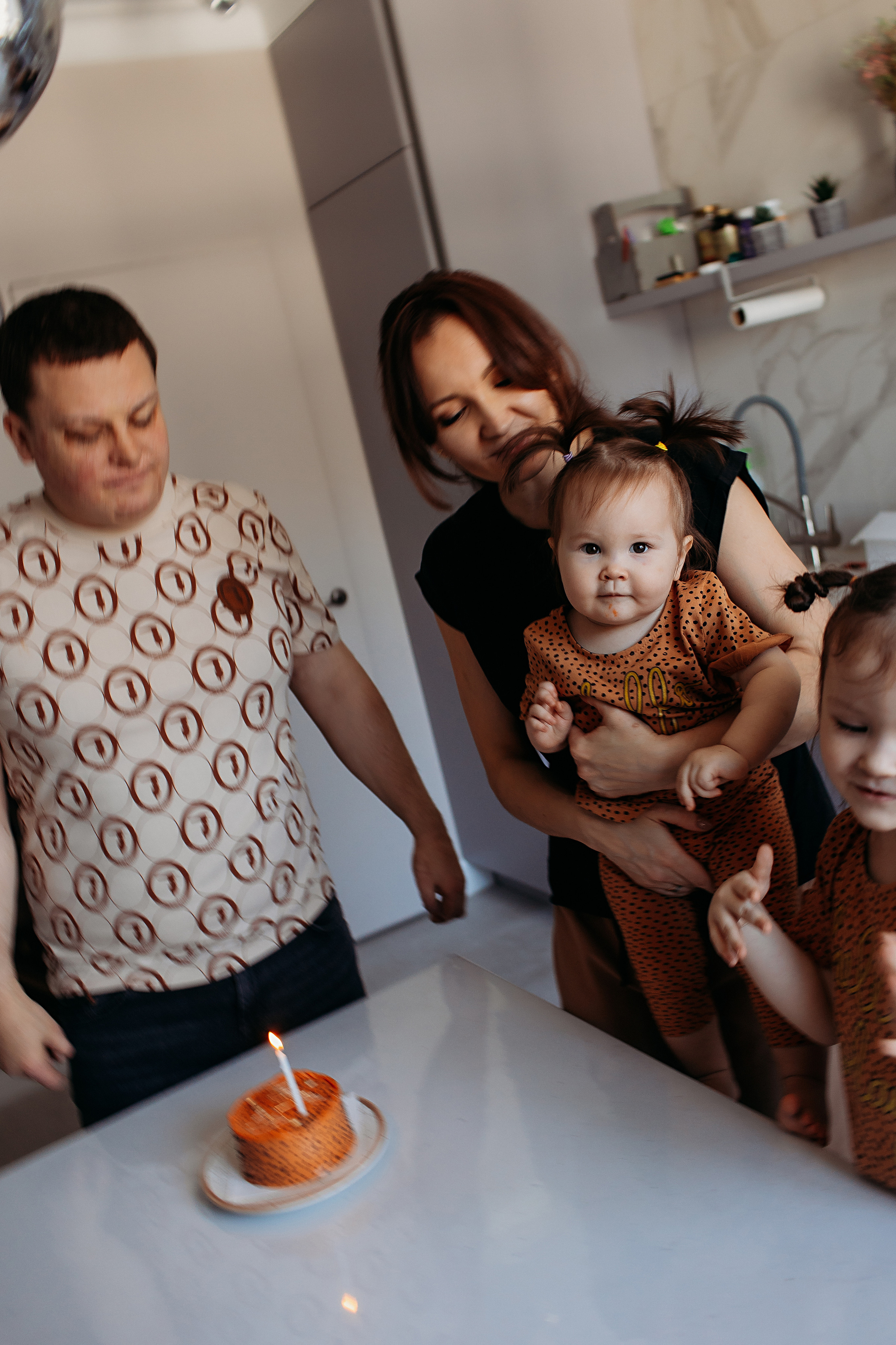 1 годик. Семейный фотограф Тюмень, фотограф на роды Салмина Мария