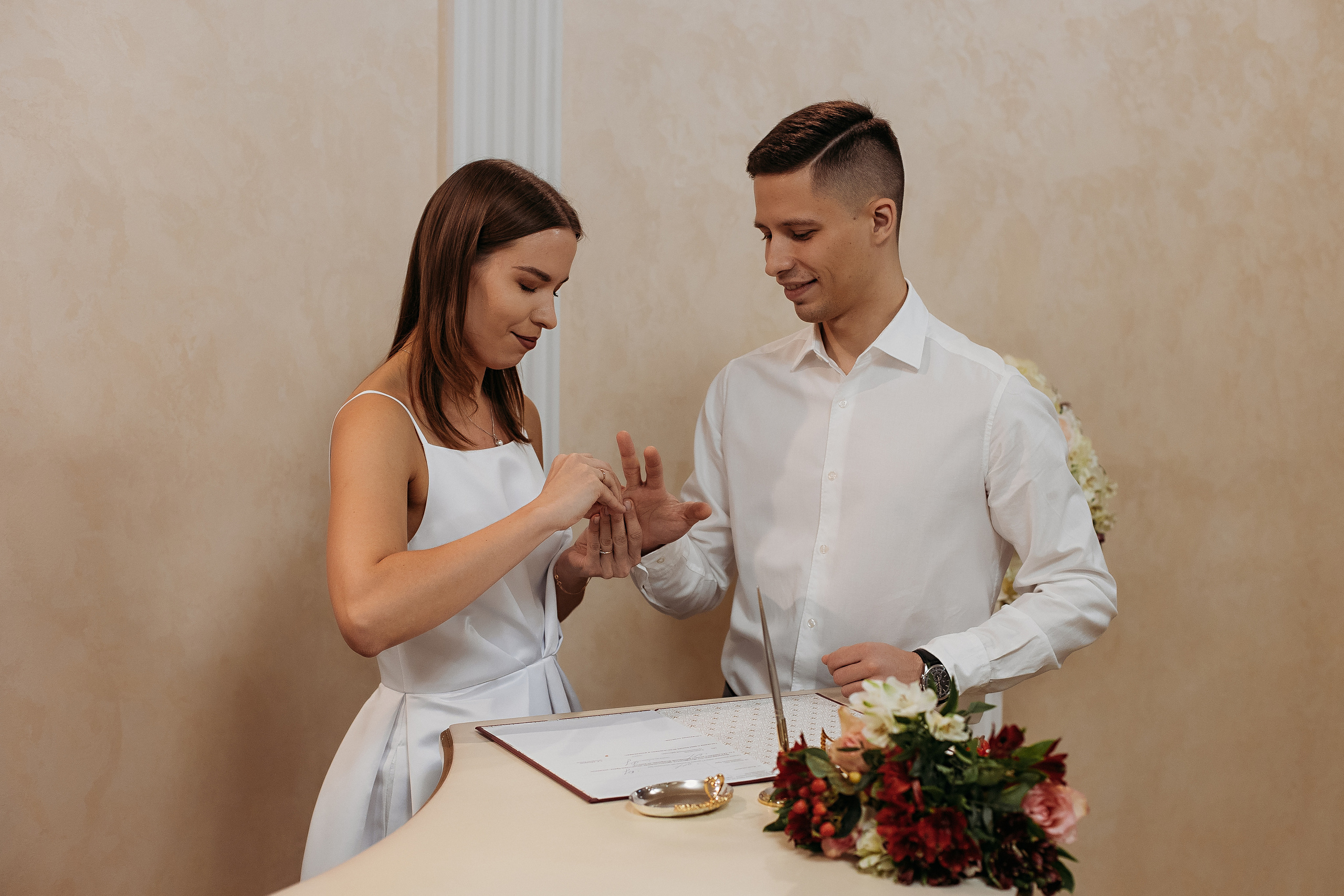 ЗАГС на Кирова. Семейный фотограф Тюмень, фотограф на роды Салмина Мария