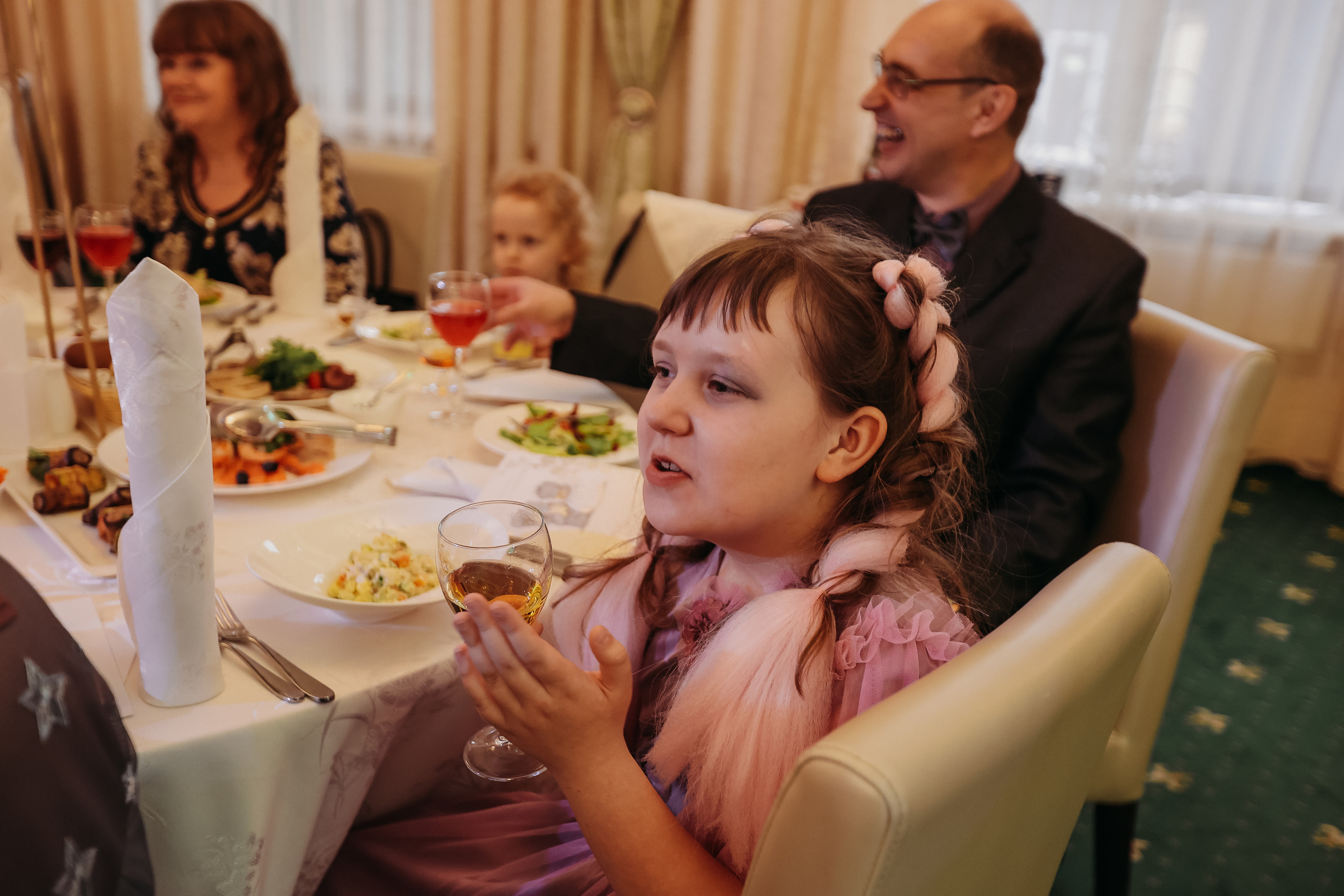 Банкет. Семейный фотограф Тюмень, фотограф на роды Салмина Мария