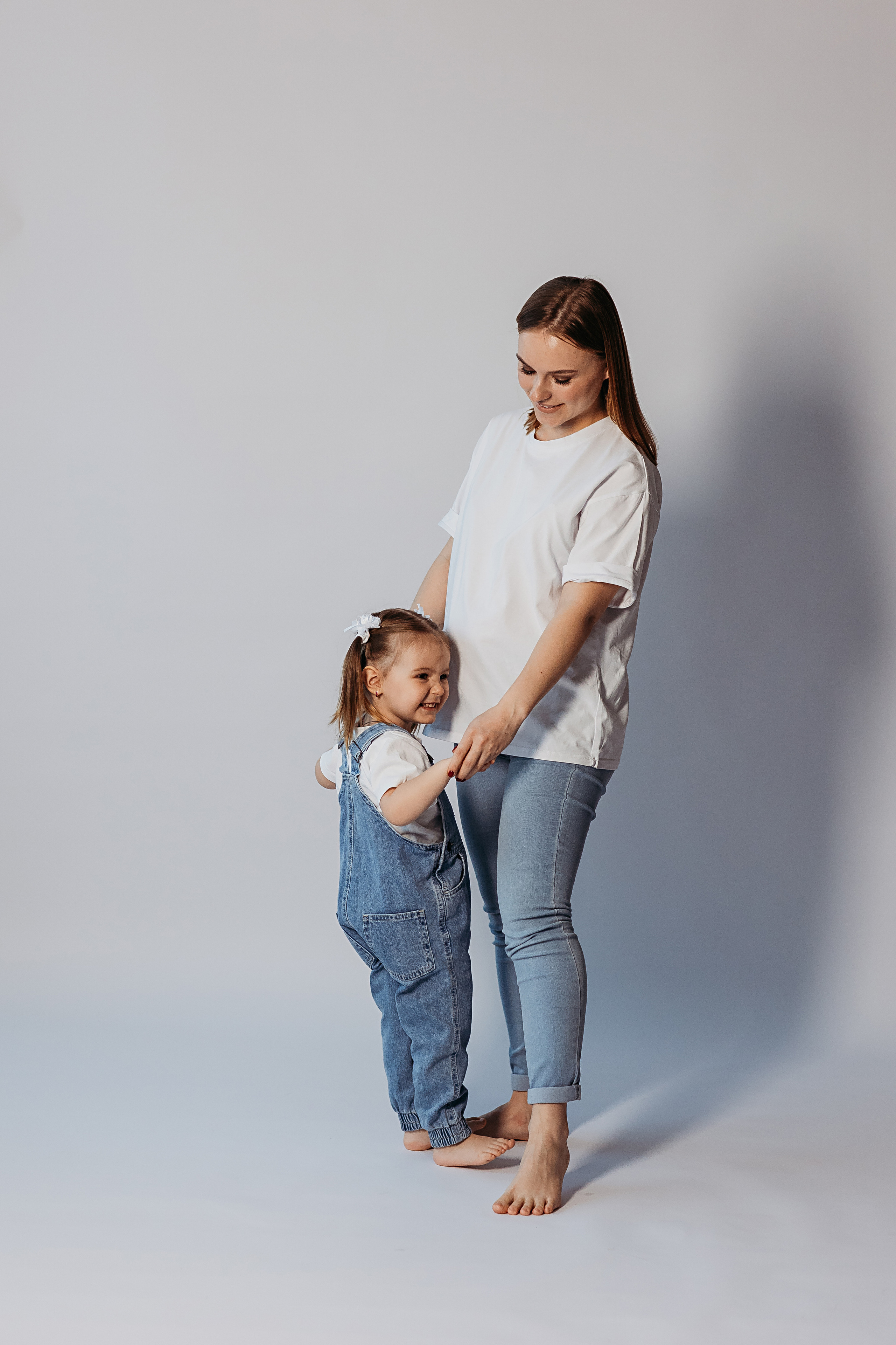 На фотофонах. Семейный фотограф Тюмень, фотограф на роды Салмина Мария