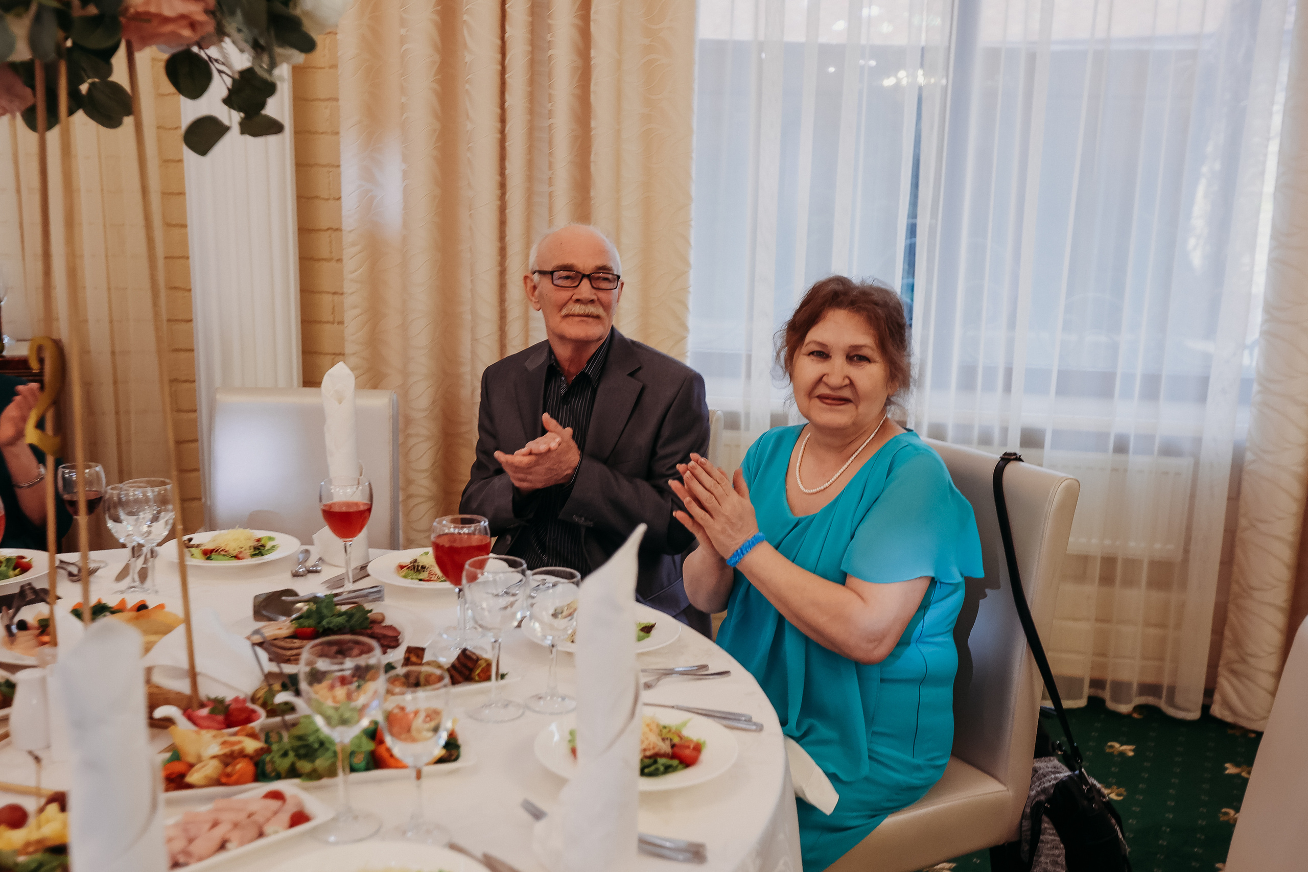 Банкет. Семейный фотограф Тюмень, фотограф на роды Салмина Мария