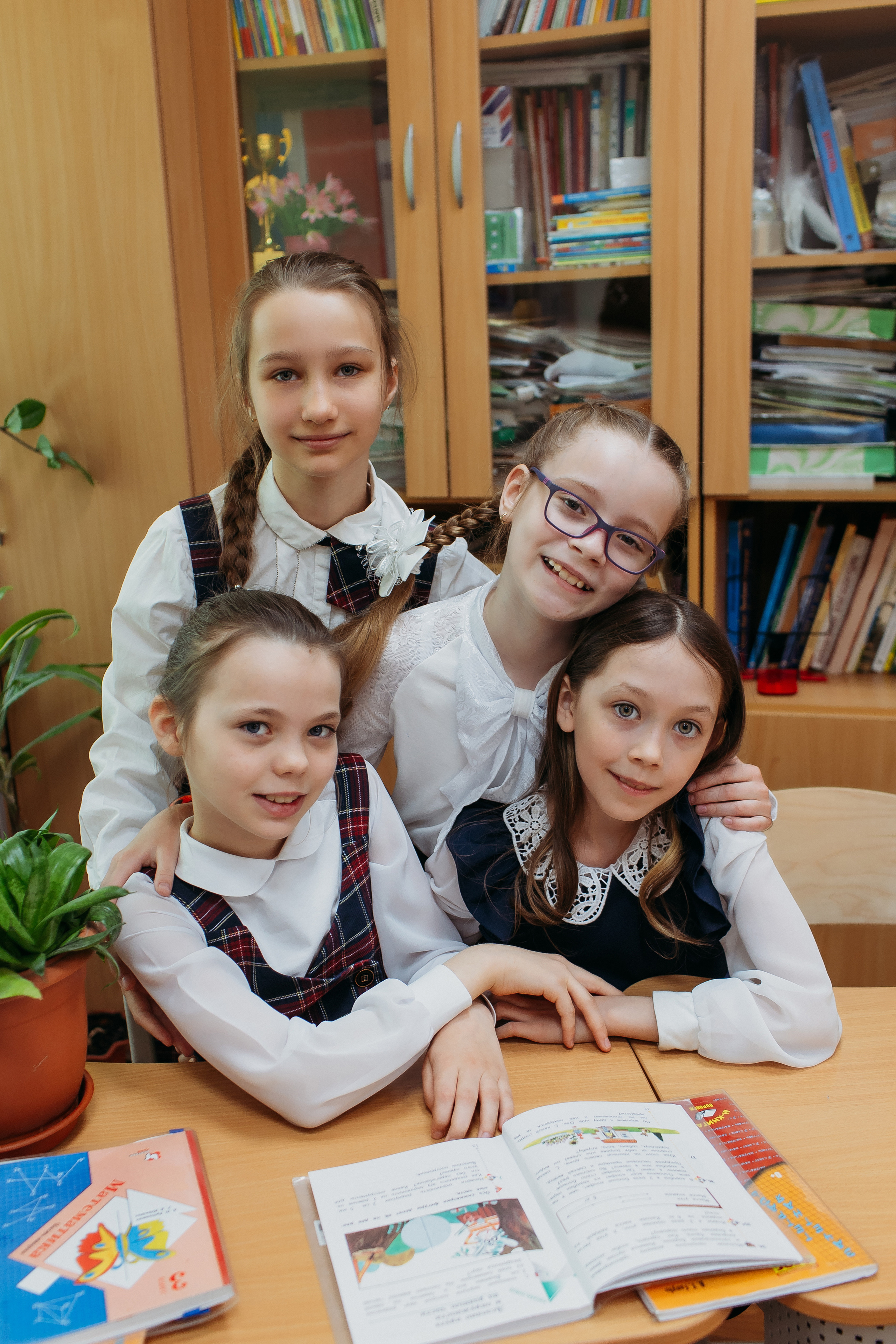 Школа 2 класс. Семейный фотограф Тюмень, фотограф на роды Салмина Мария