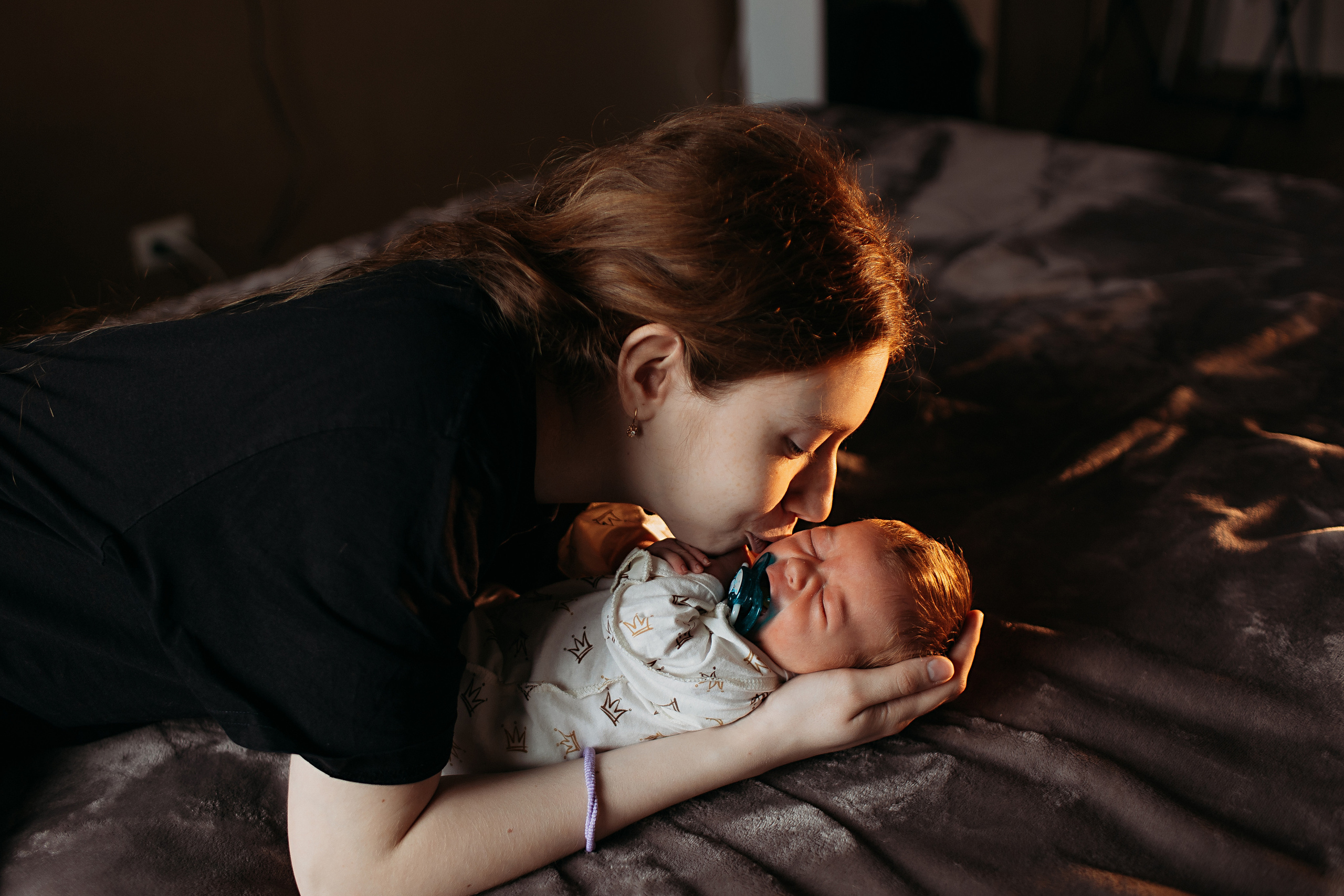 Новорожденный. Семейный фотограф Тюмень, фотограф на роды Салмина Мария