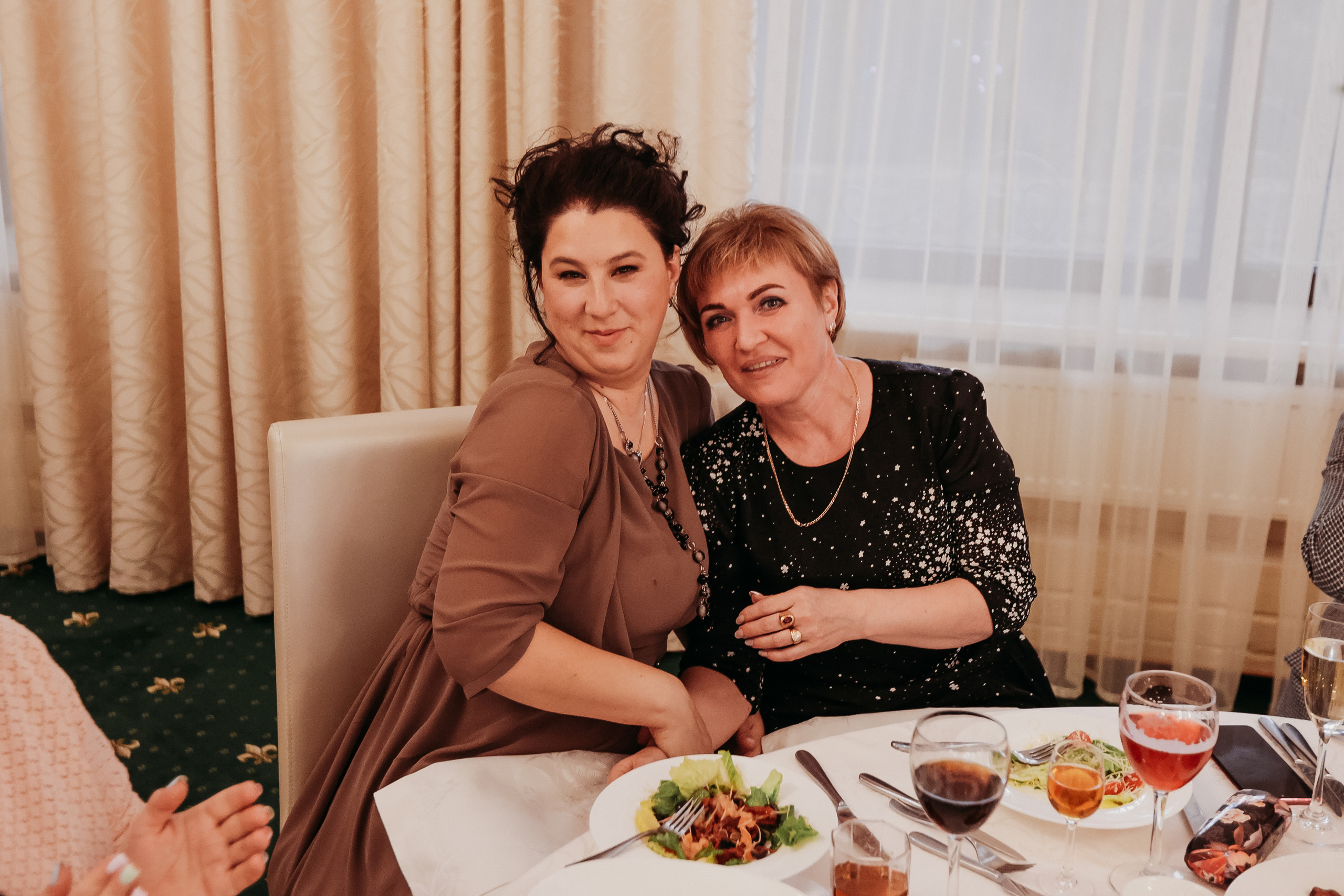 Банкет. Семейный фотограф Тюмень, фотограф на роды Салмина Мария