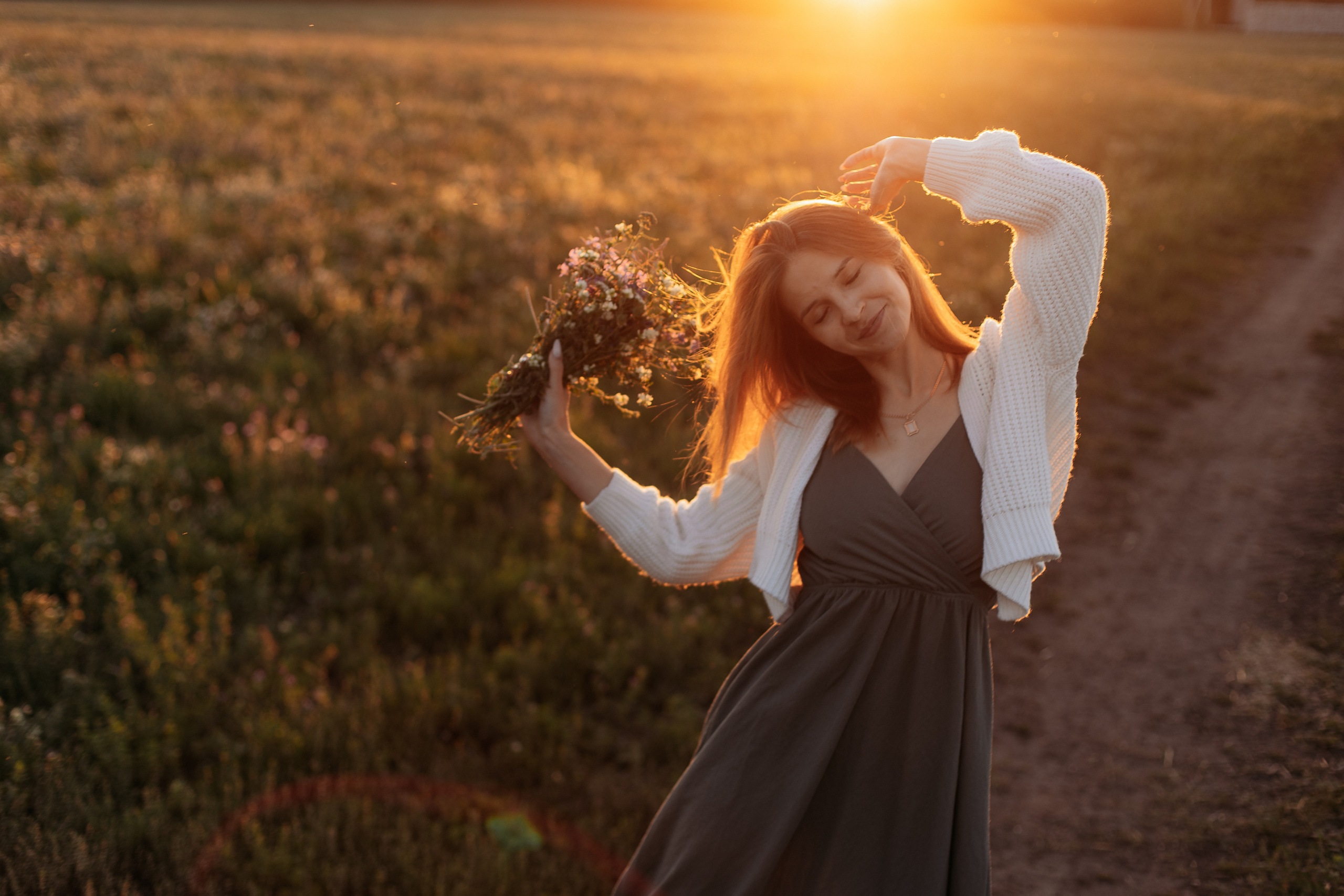 Поле. Семейный фотограф Тюмень, фотограф на роды Салмина Мария