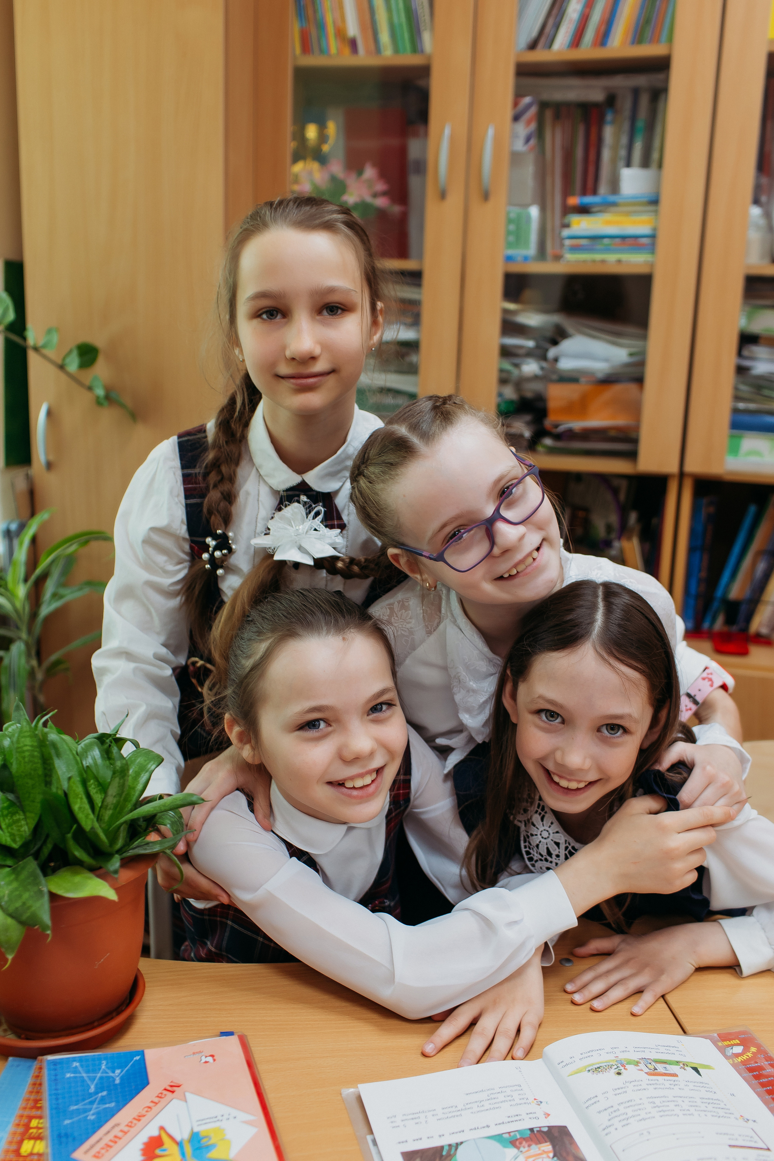 Школа 2 класс. Семейный фотограф Тюмень, фотограф на роды Салмина Мария