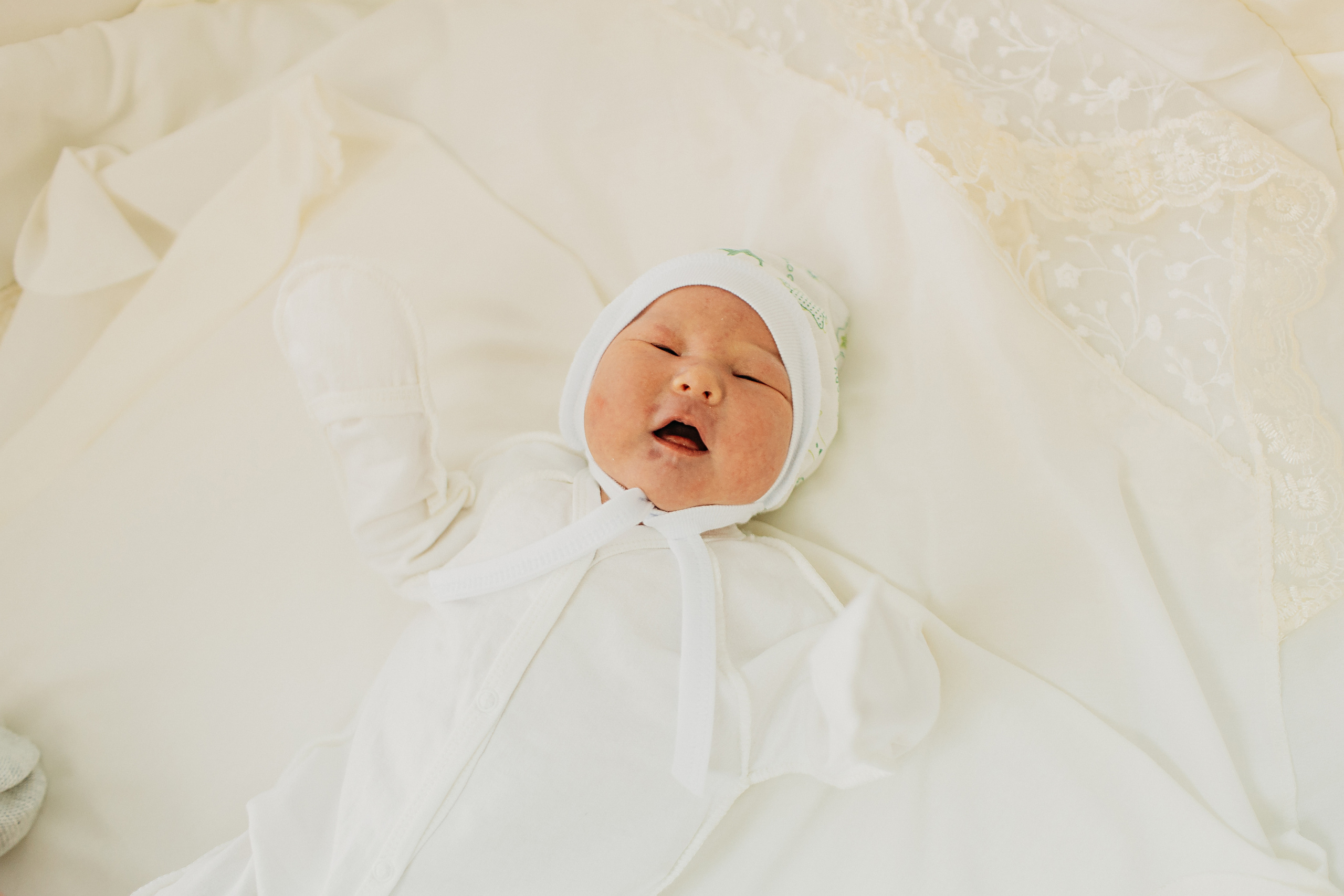 Выписка с палатой. Семейный фотограф Тюмень, фотограф на роды Салмина Мария