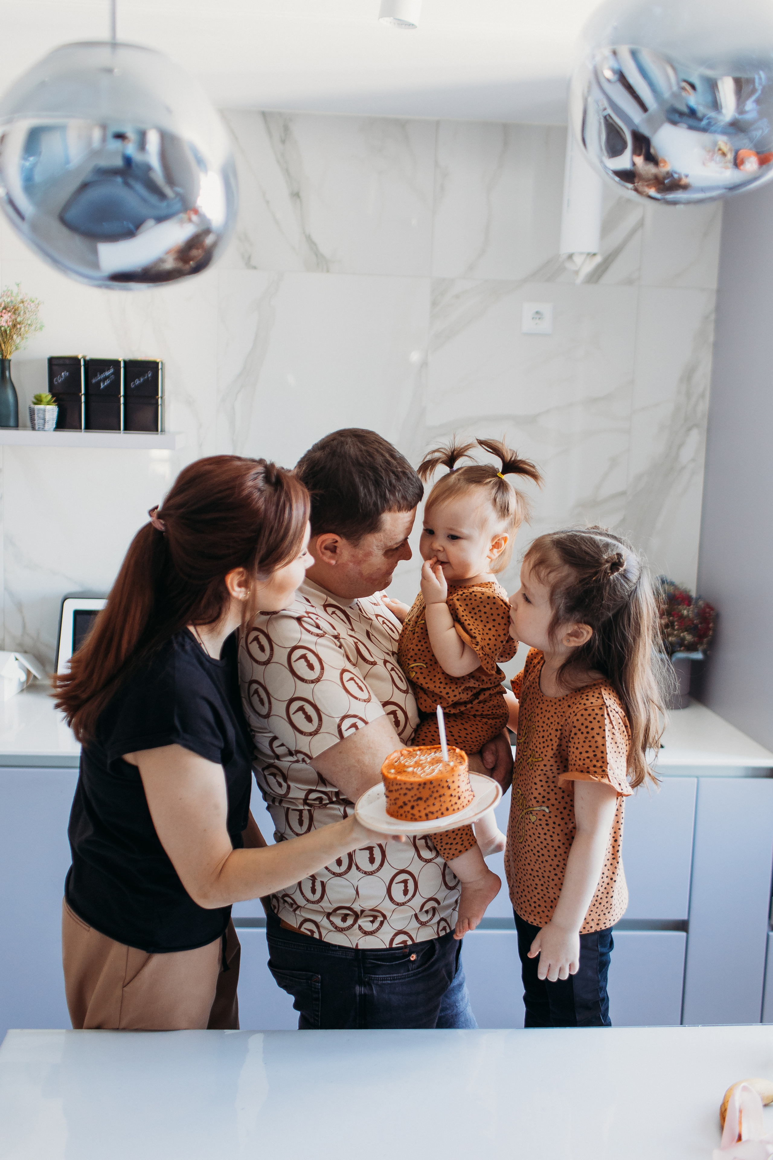 1 годик. Семейный фотограф Тюмень, фотограф на роды Салмина Мария