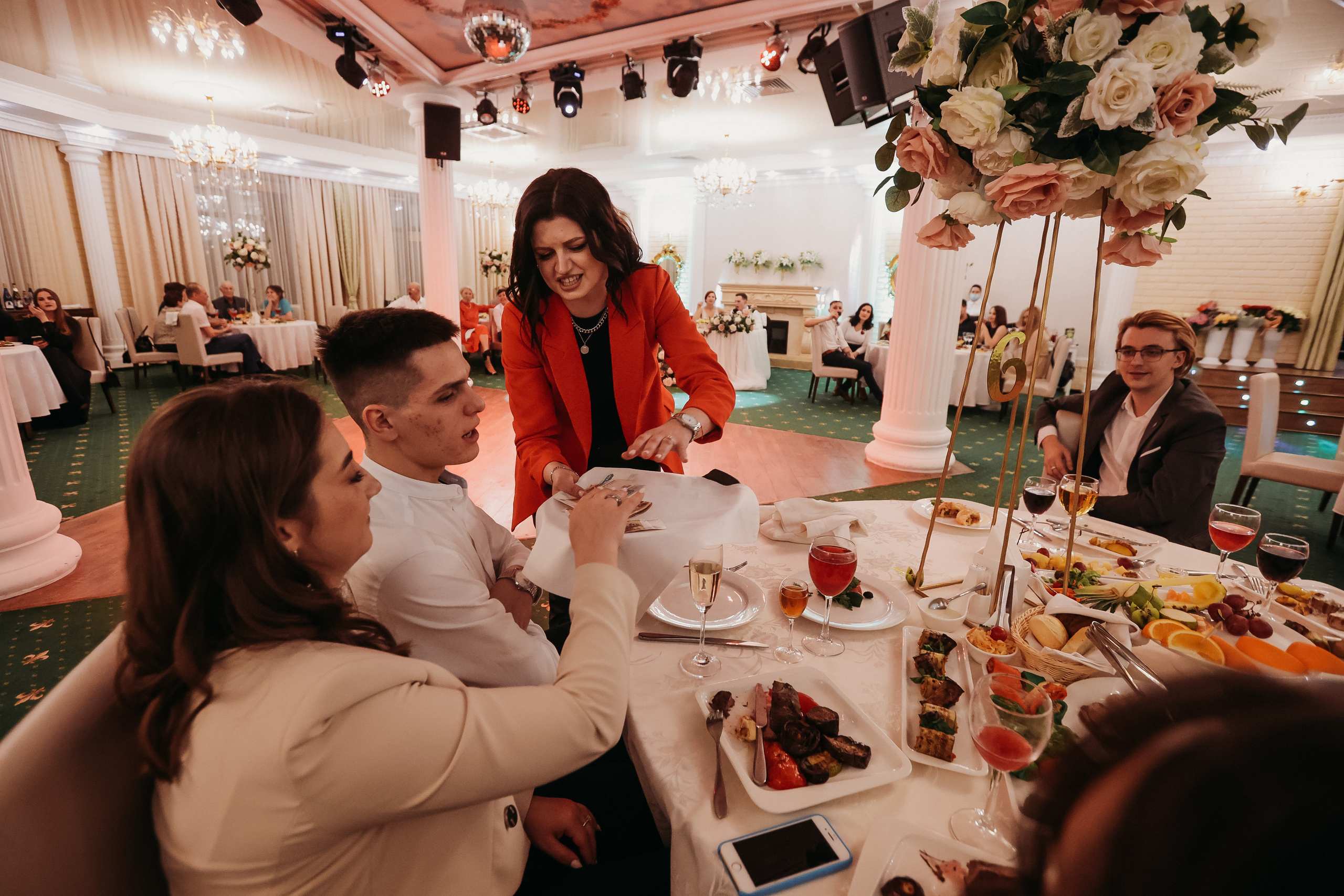 Банкет. Семейный фотограф Тюмень, фотограф на роды Салмина Мария