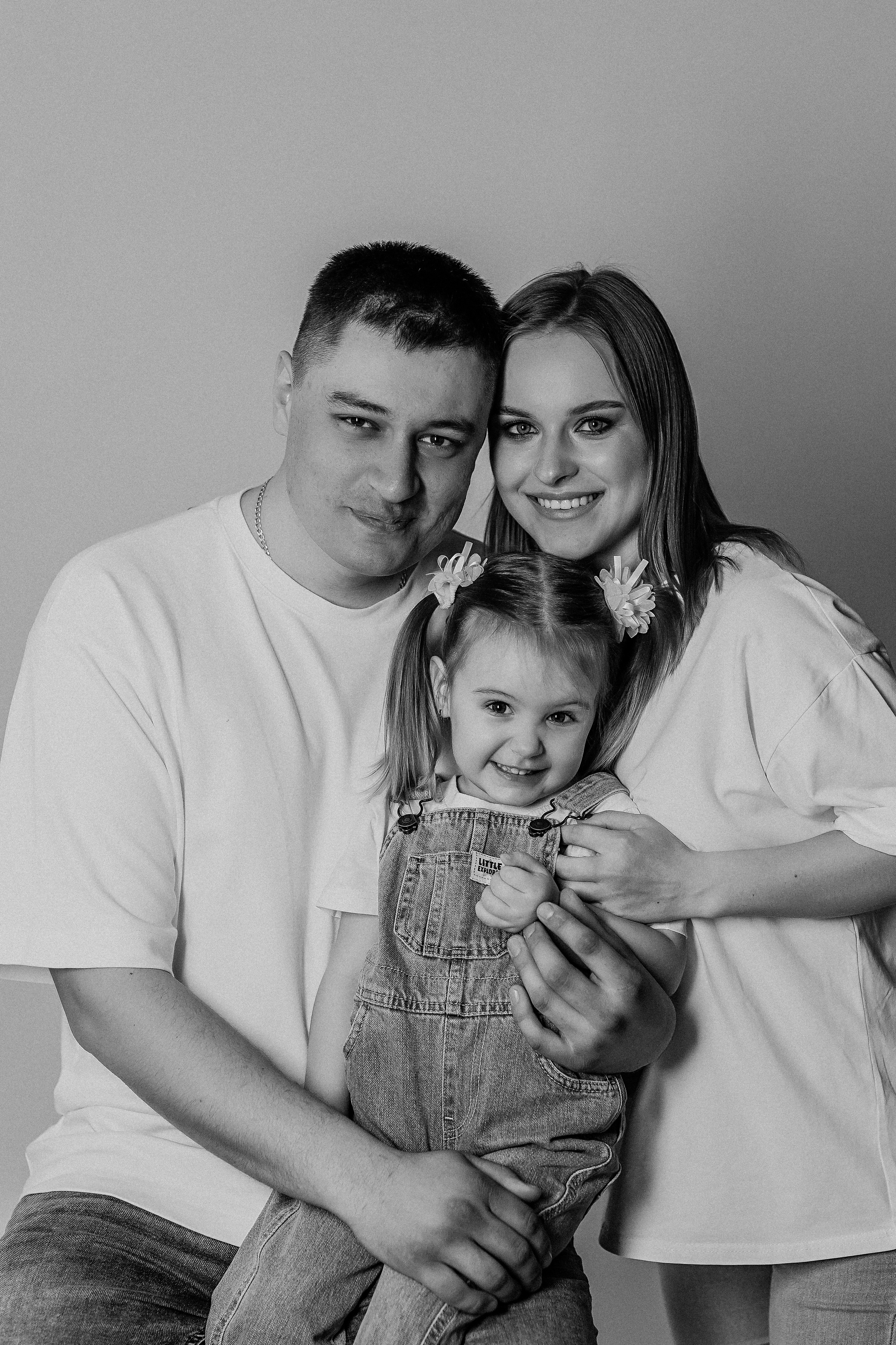 На фотофонах. Семейный фотограф Тюмень, фотограф на роды Салмина Мария