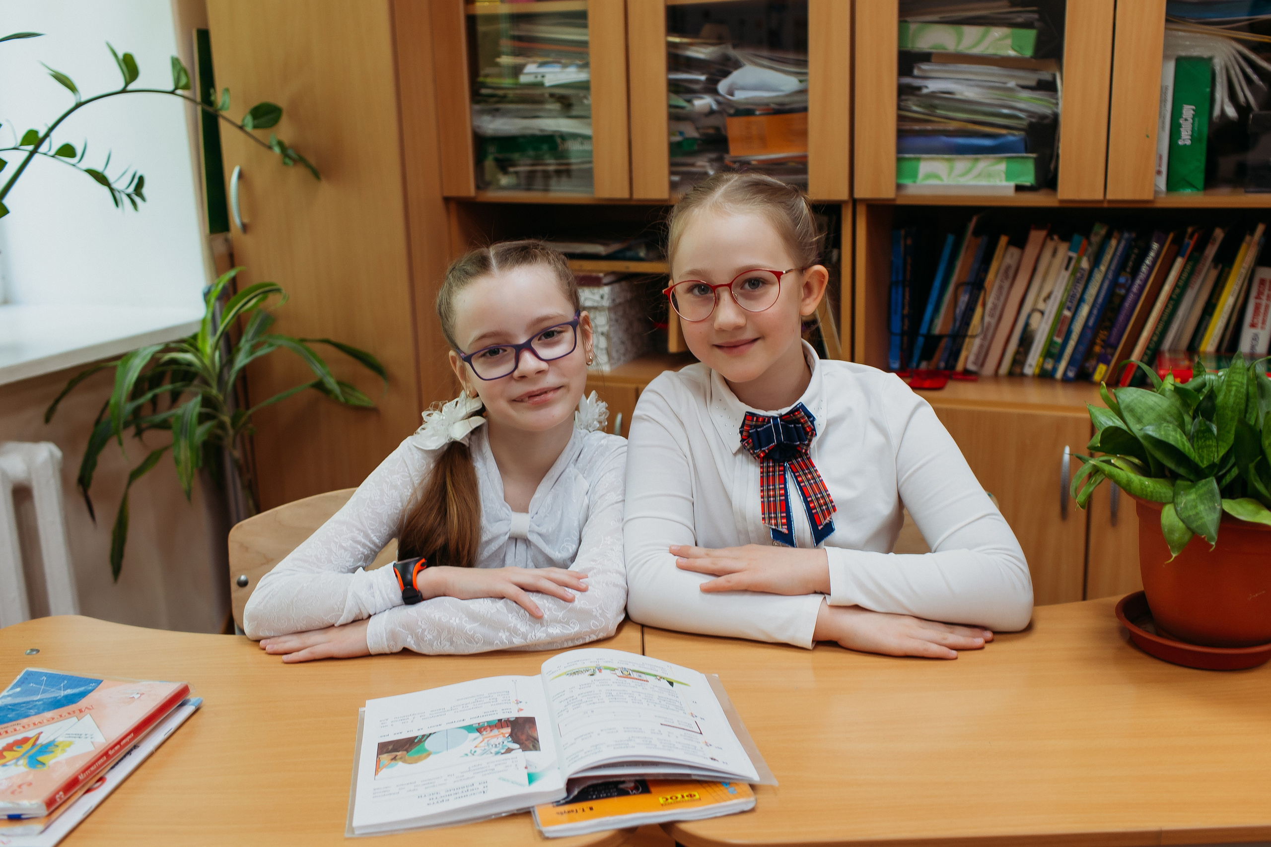 Школа 2 класс. Семейный фотограф Тюмень, фотограф на роды Салмина Мария