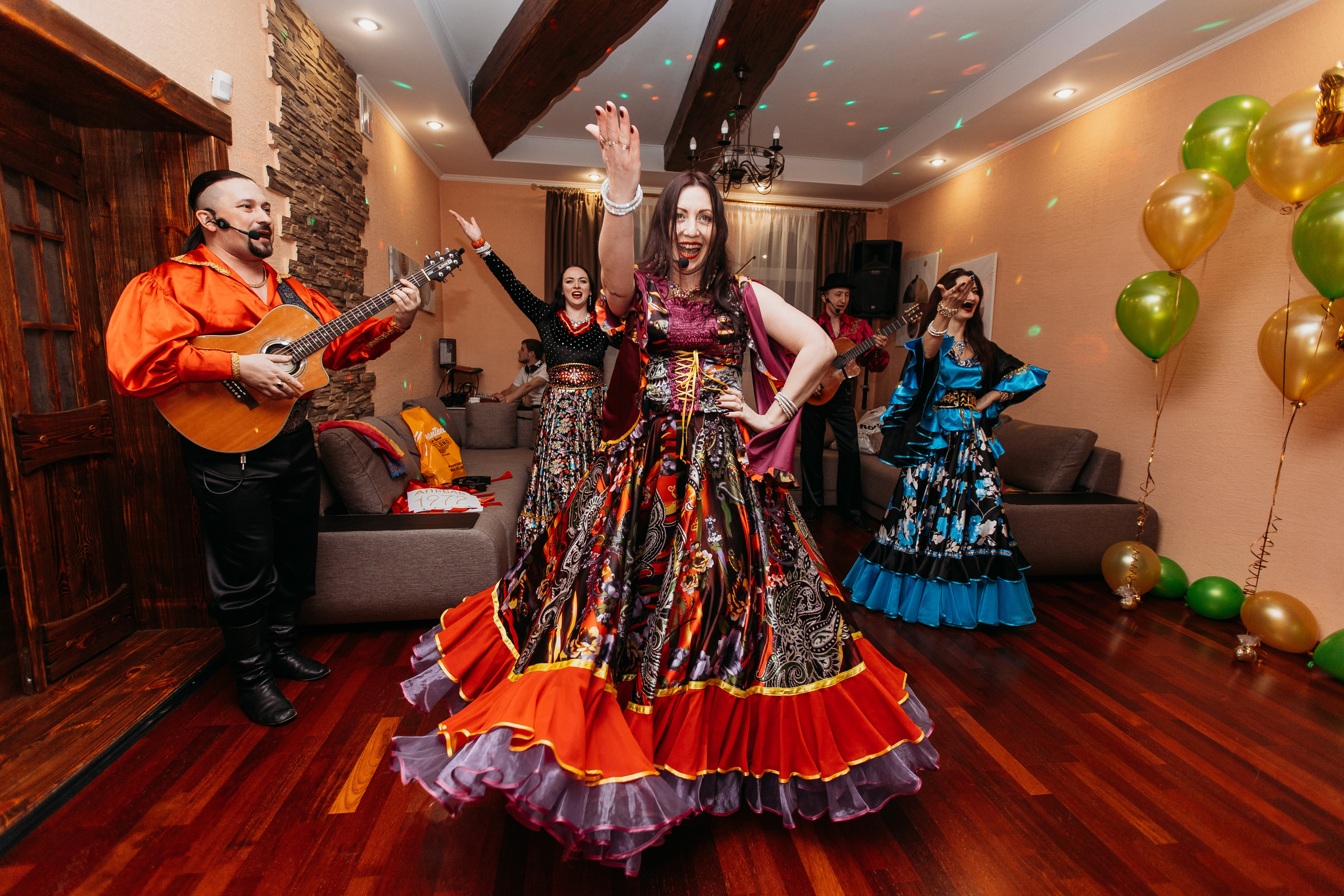 Банкет. Семейный фотограф Тюмень, фотограф на роды Салмина Мария