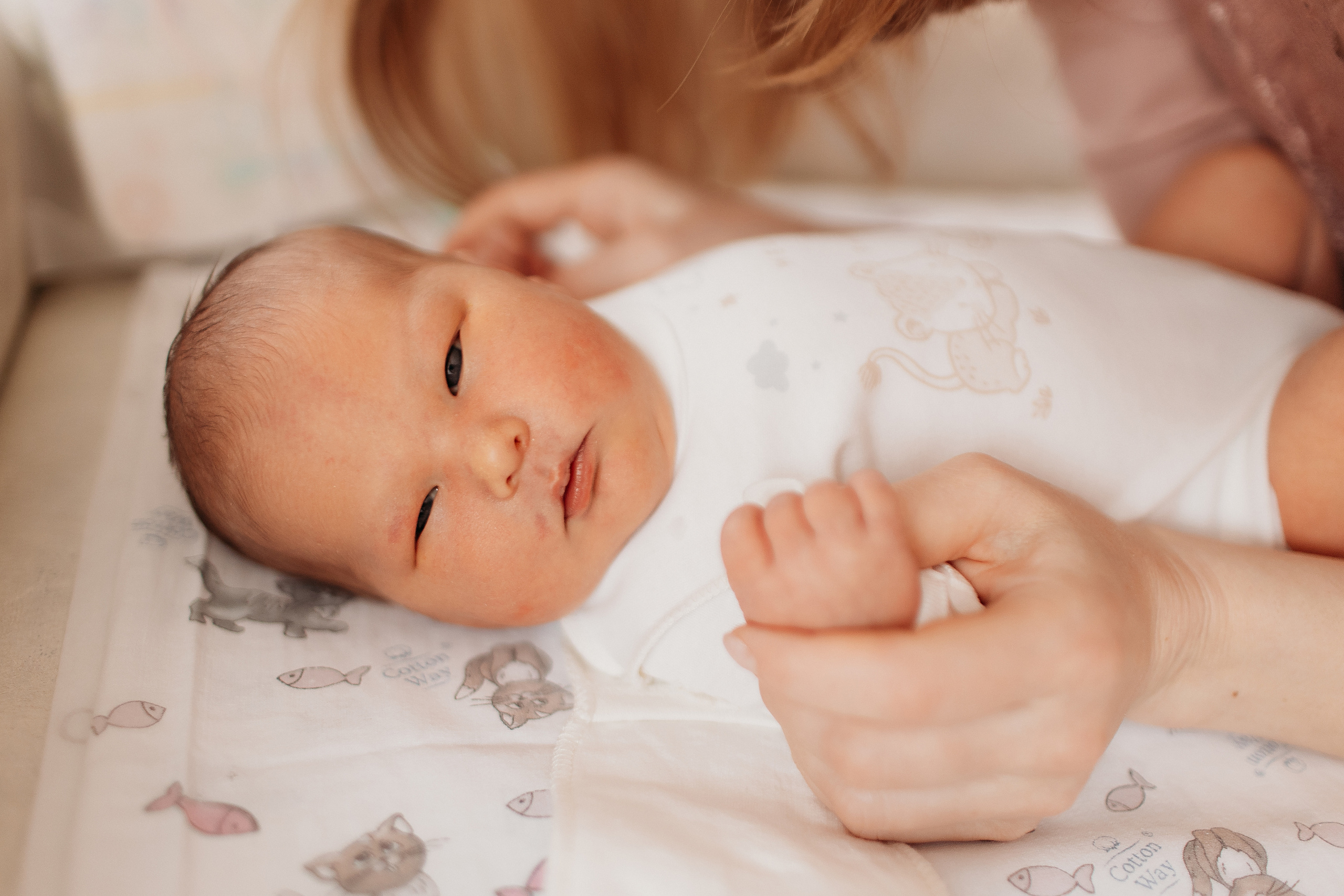 Выписка с палатой. Семейный фотограф Тюмень, фотограф на роды Салмина Мария