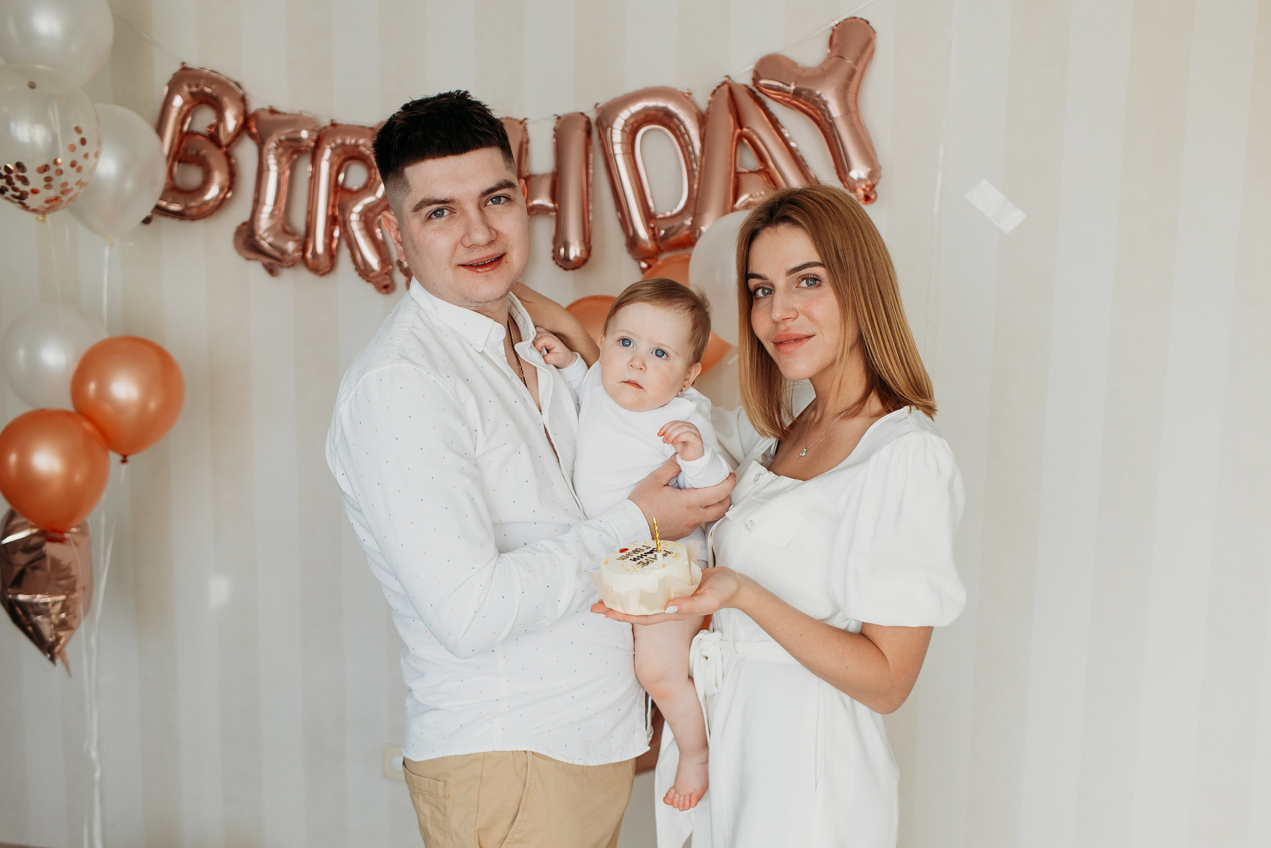 Годик. Семейный фотограф Тюмень, фотограф на роды Салмина Мария