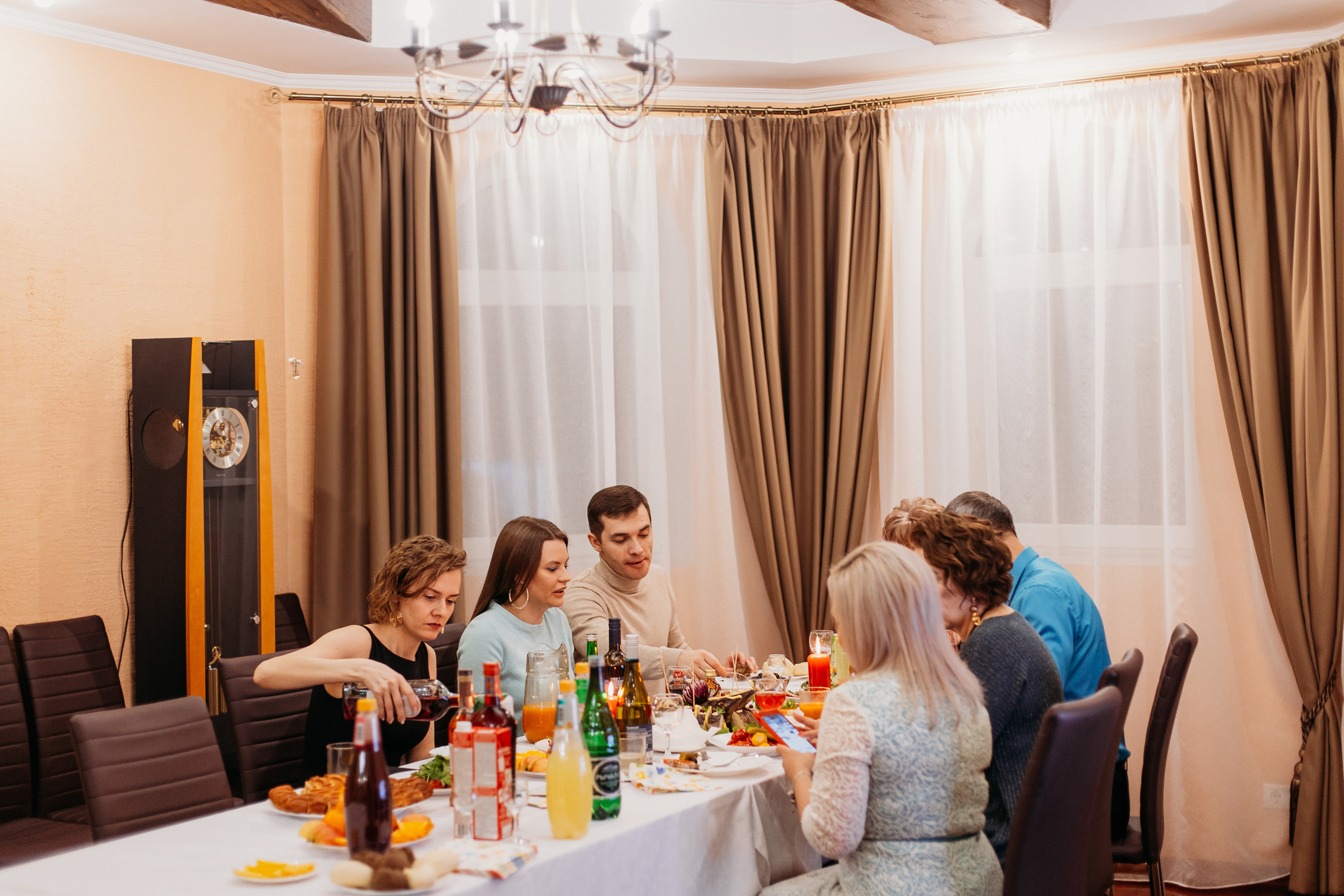 Банкет. Семейный фотограф Тюмень, фотограф на роды Салмина Мария
