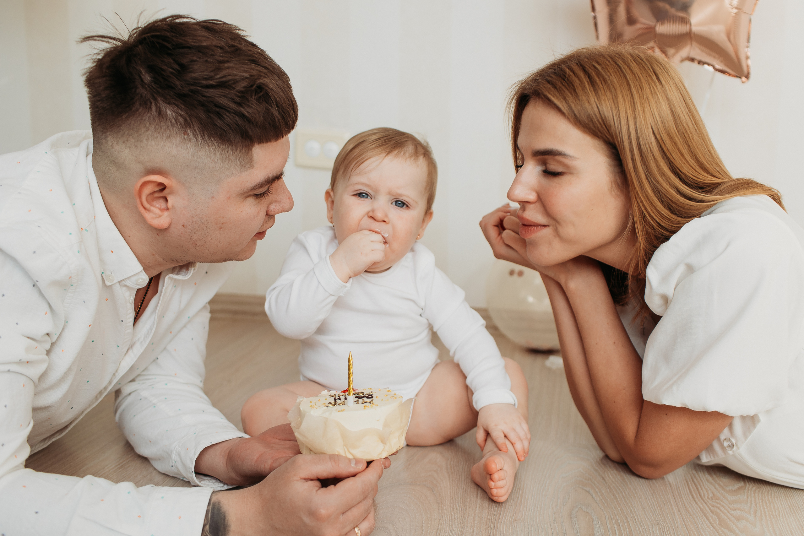 Годик. Семейный фотограф Тюмень, фотограф на роды Салмина Мария