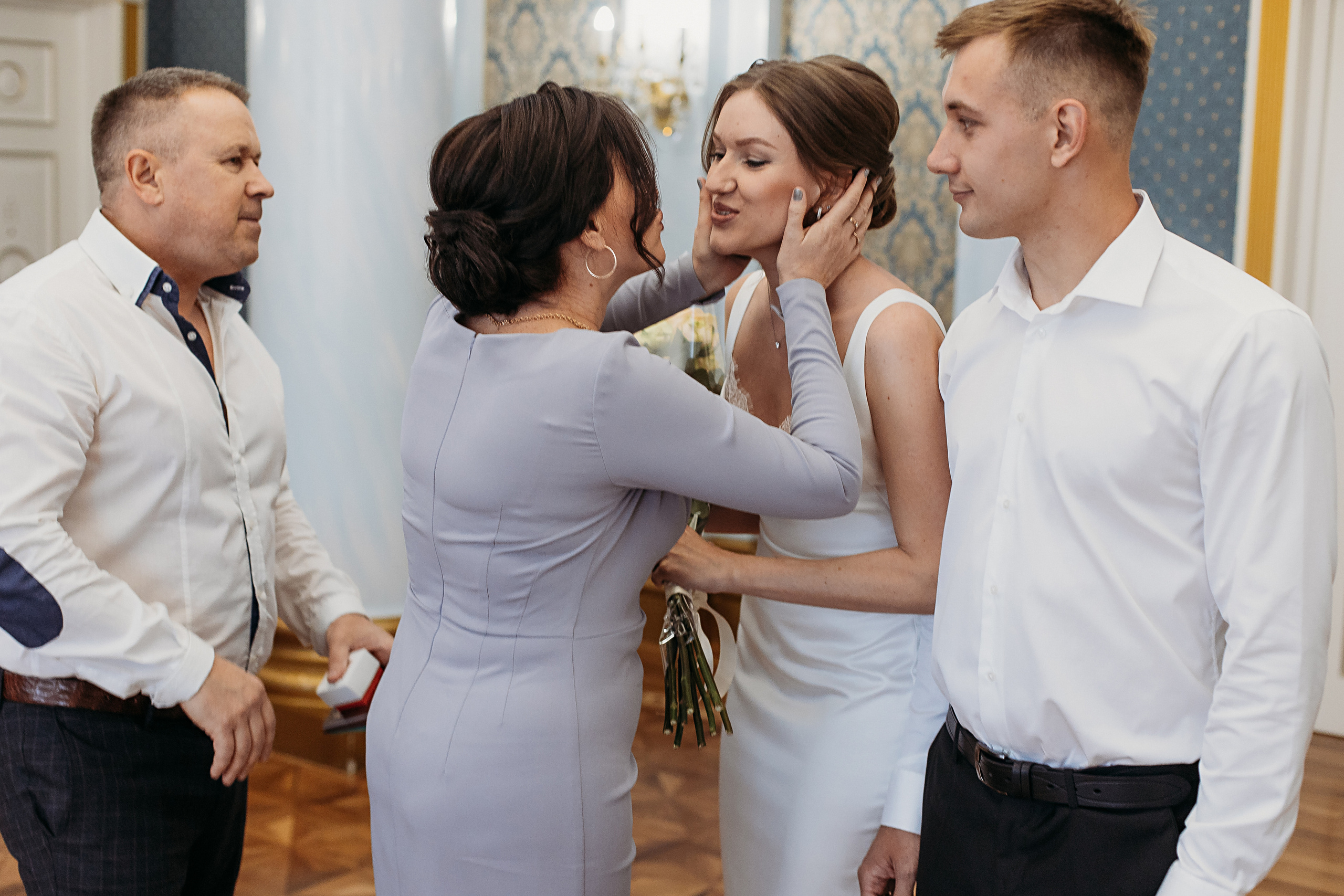 ЗАГС Малыгина. Семейный фотограф Тюмень, фотограф на роды Салмина Мария