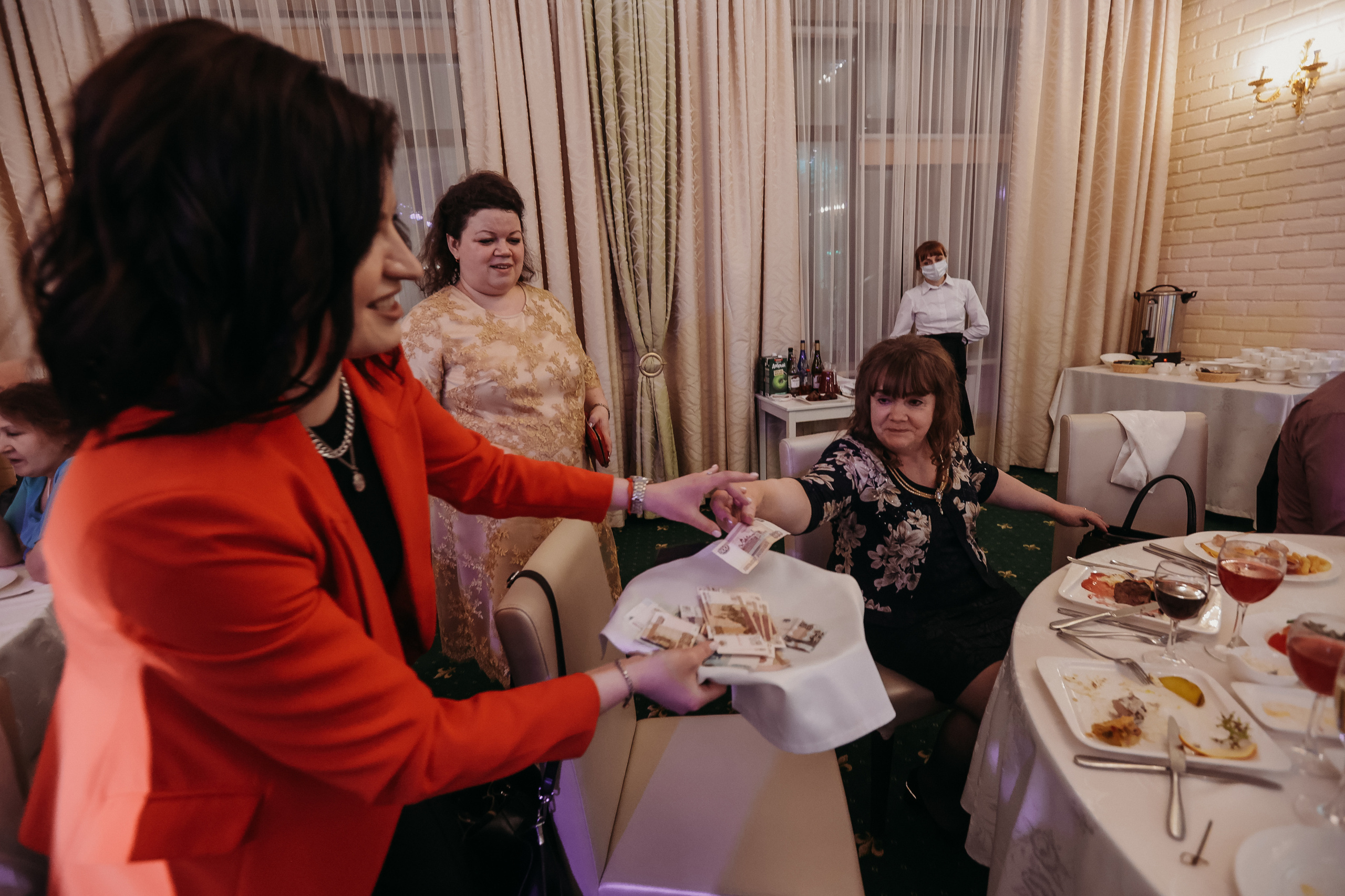 Банкет. Семейный фотограф Тюмень, фотограф на роды Салмина Мария