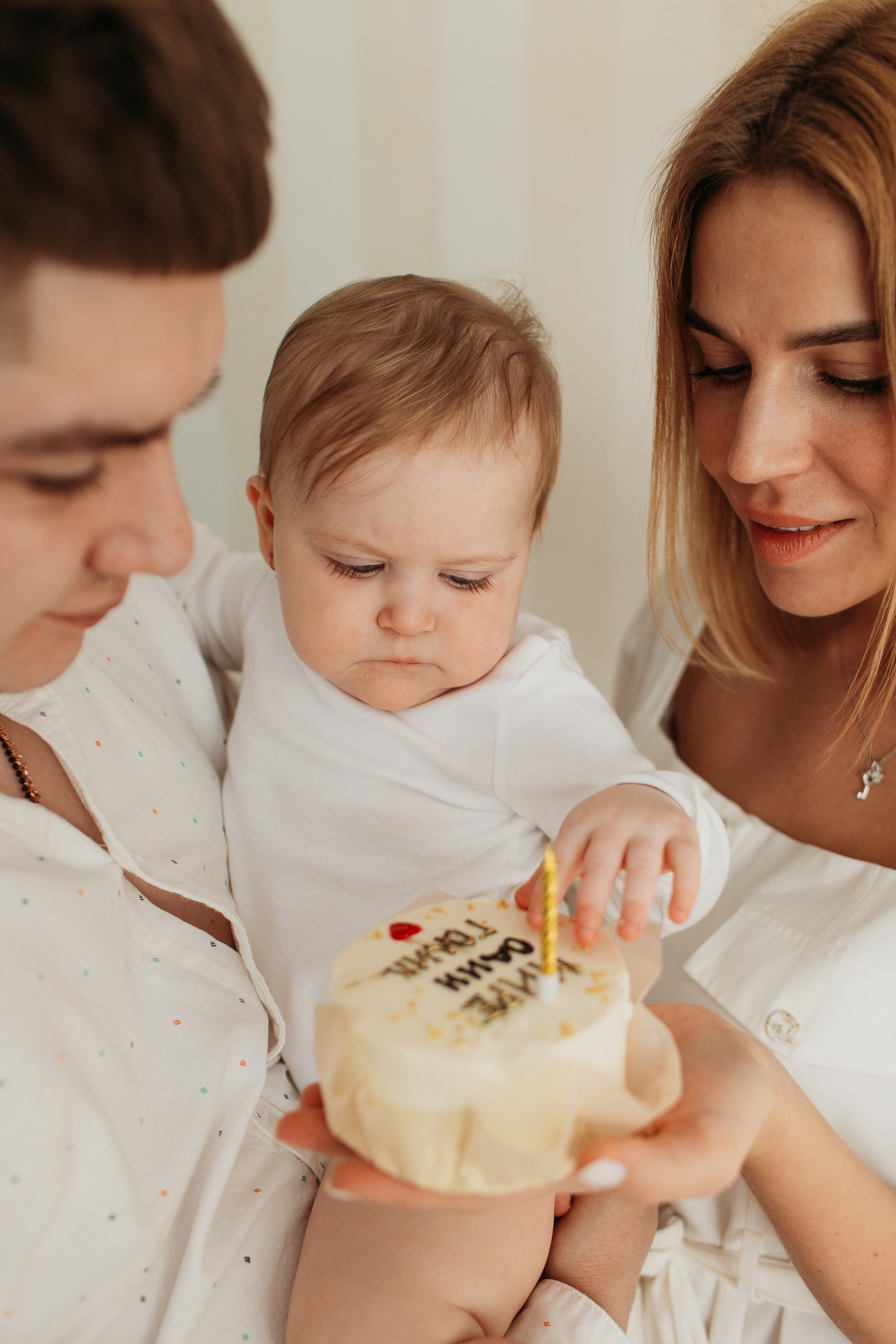 Годик. Семейный фотограф Тюмень, фотограф на роды Салмина Мария