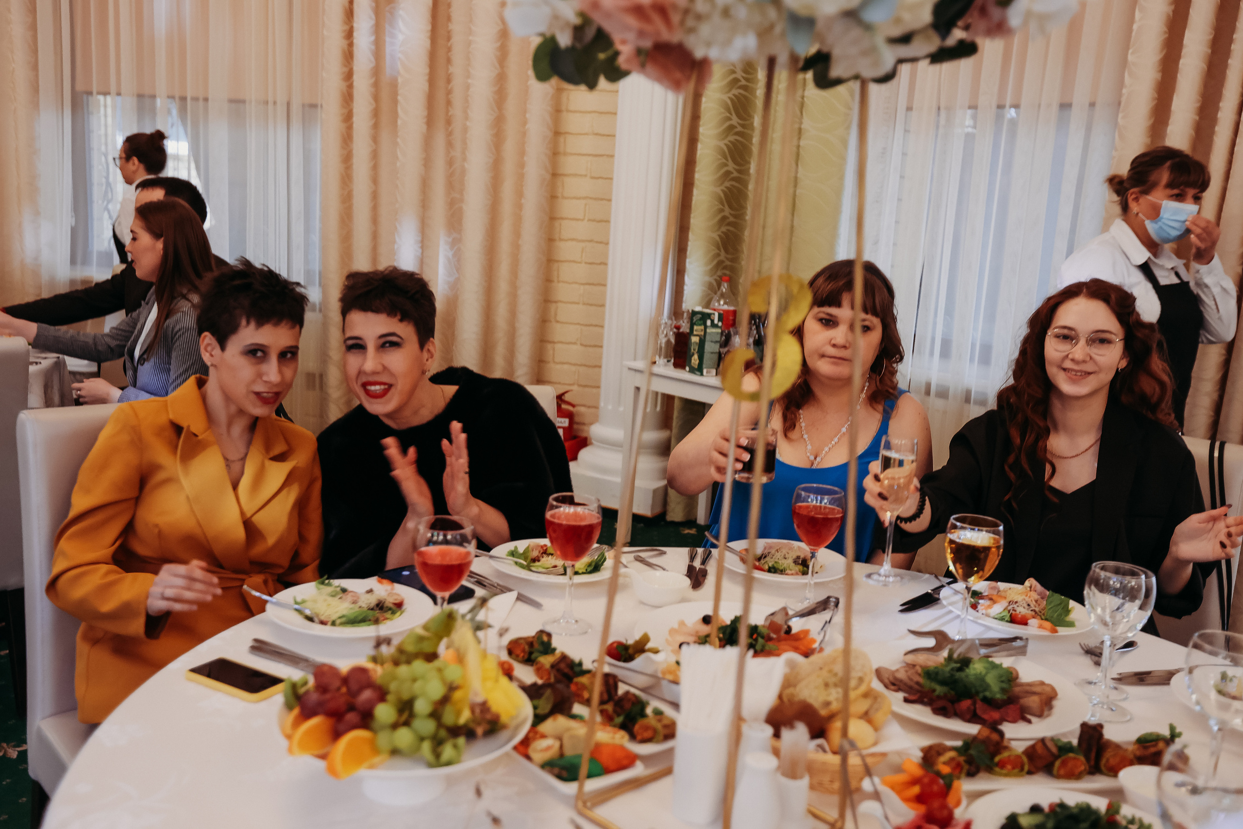 Банкет. Семейный фотограф Тюмень, фотограф на роды Салмина Мария