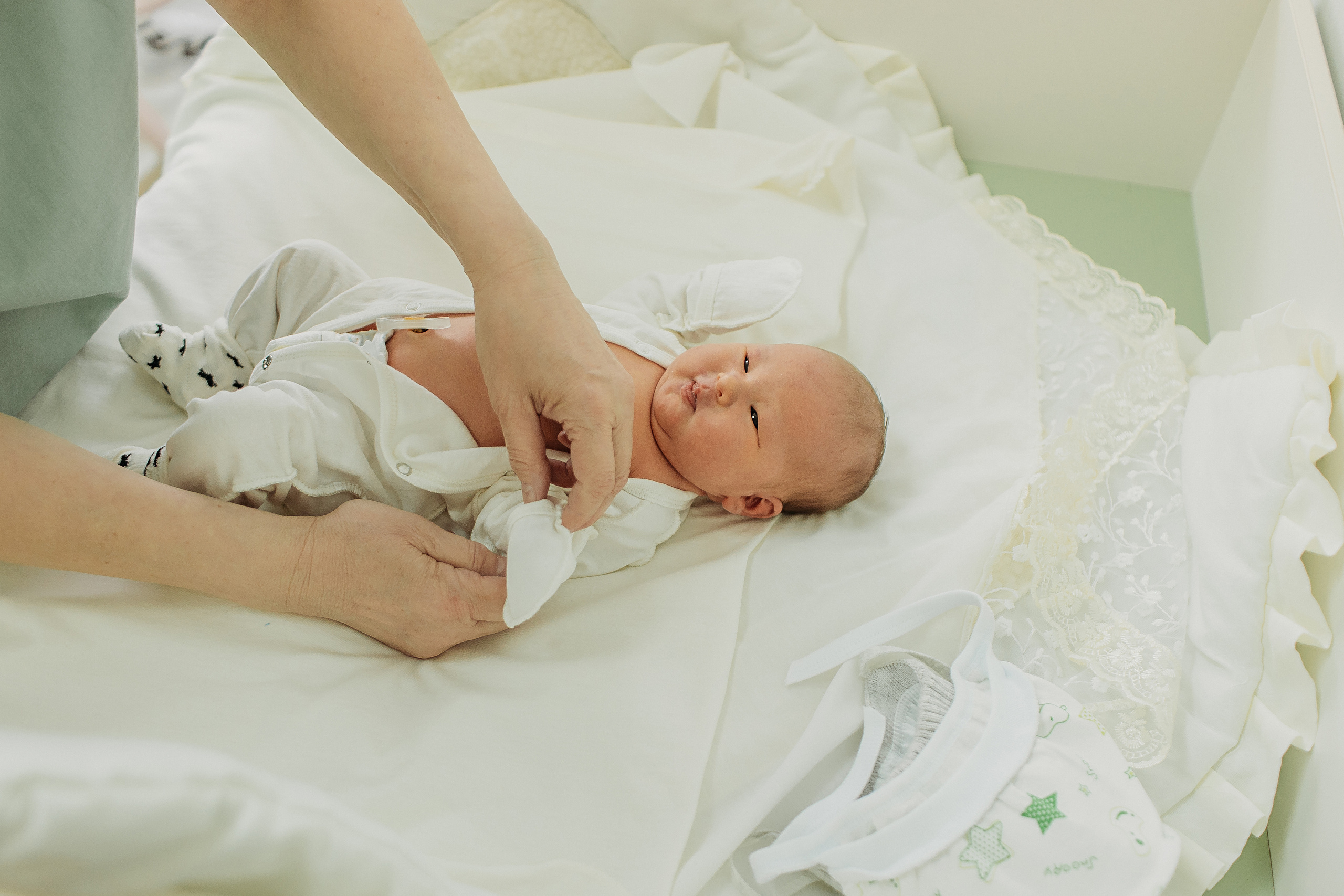 Выписка с палатой. Семейный фотограф Тюмень, фотограф на роды Салмина Мария