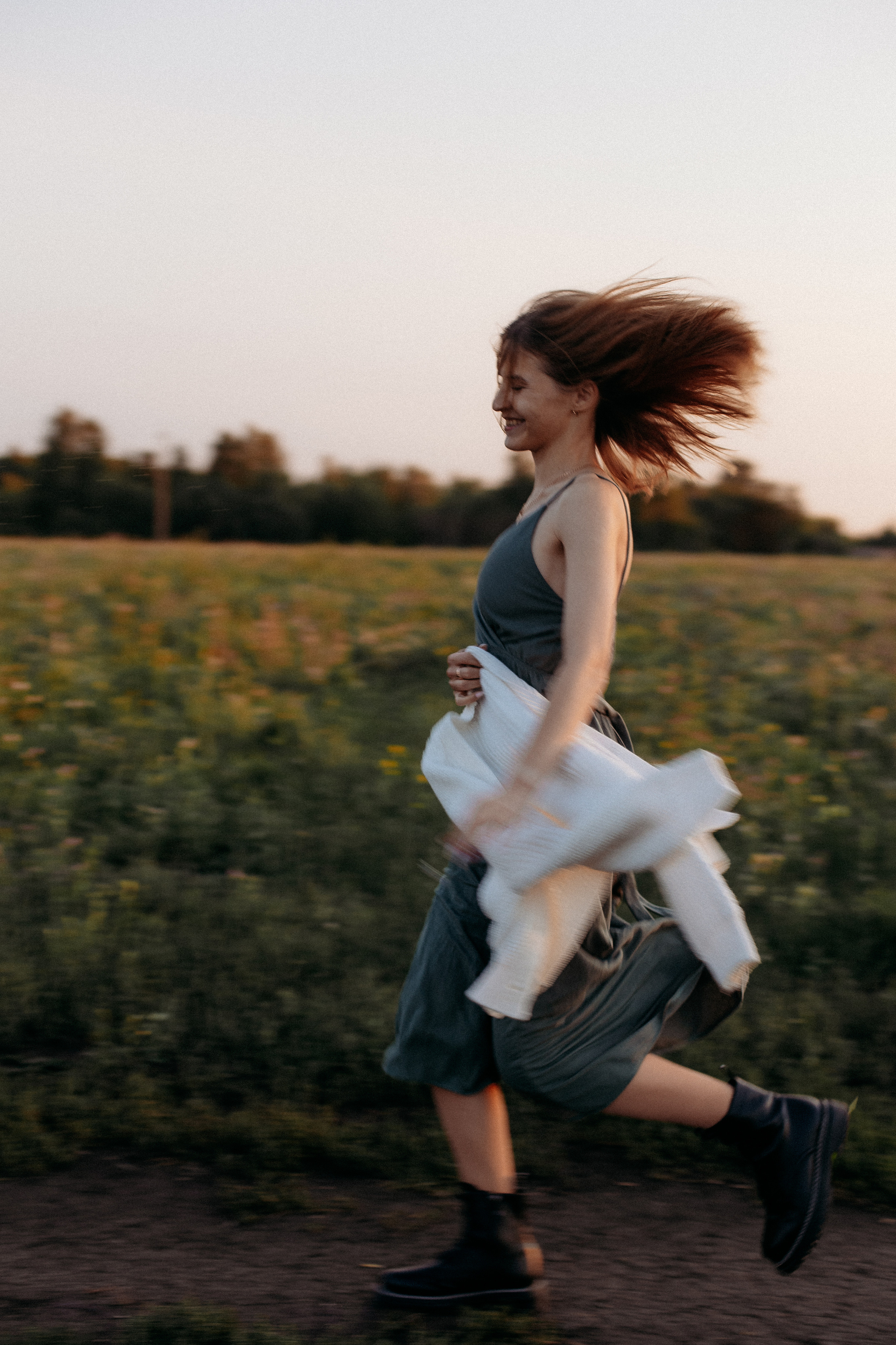 Поле. Семейный фотограф Тюмень, фотограф на роды Салмина Мария