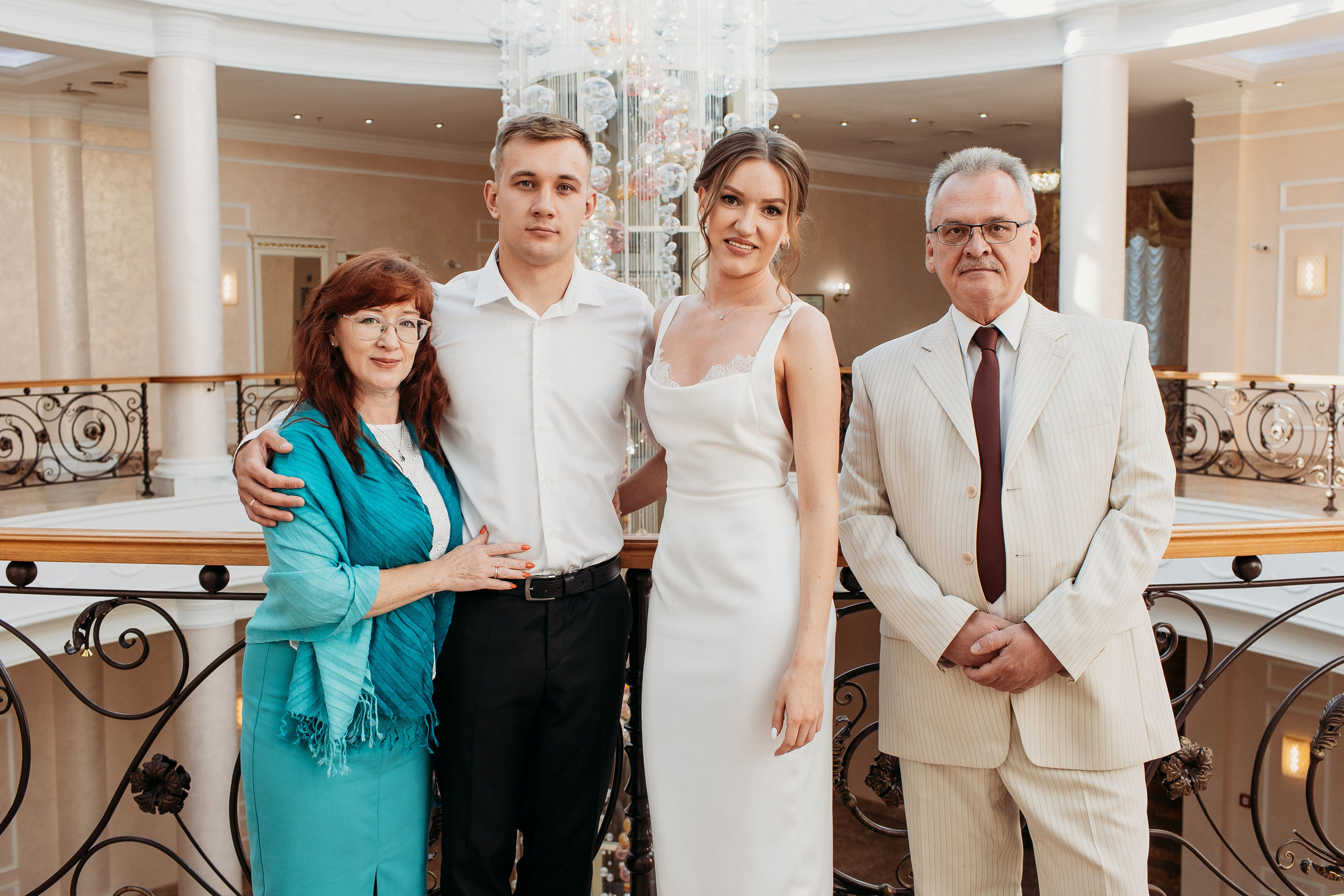 ЗАГС Малыгина. Семейный фотограф Тюмень, фотограф на роды Салмина Мария