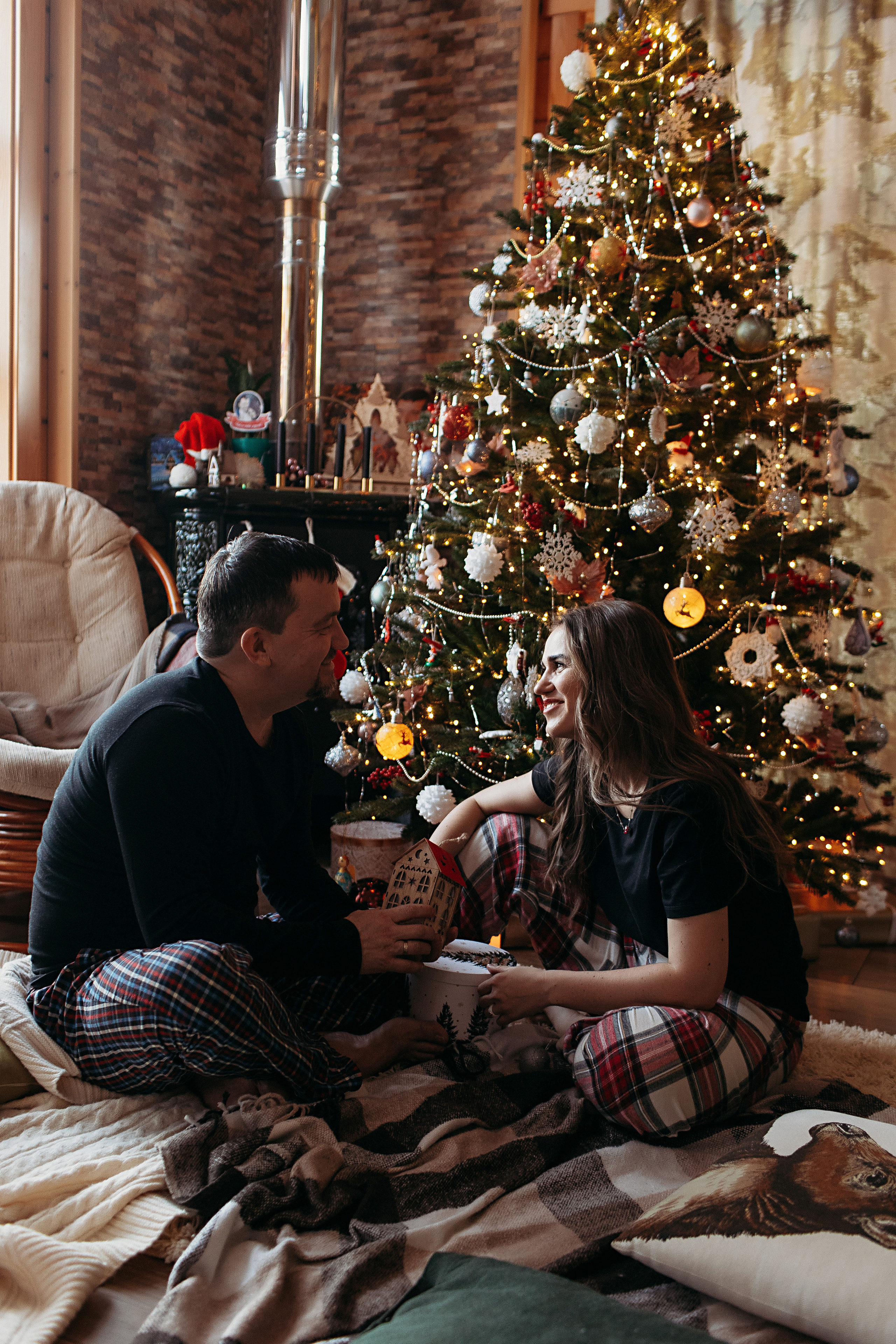Тёплый новый год. Семейный фотограф Тюмень, фотограф на роды Салмина Мария