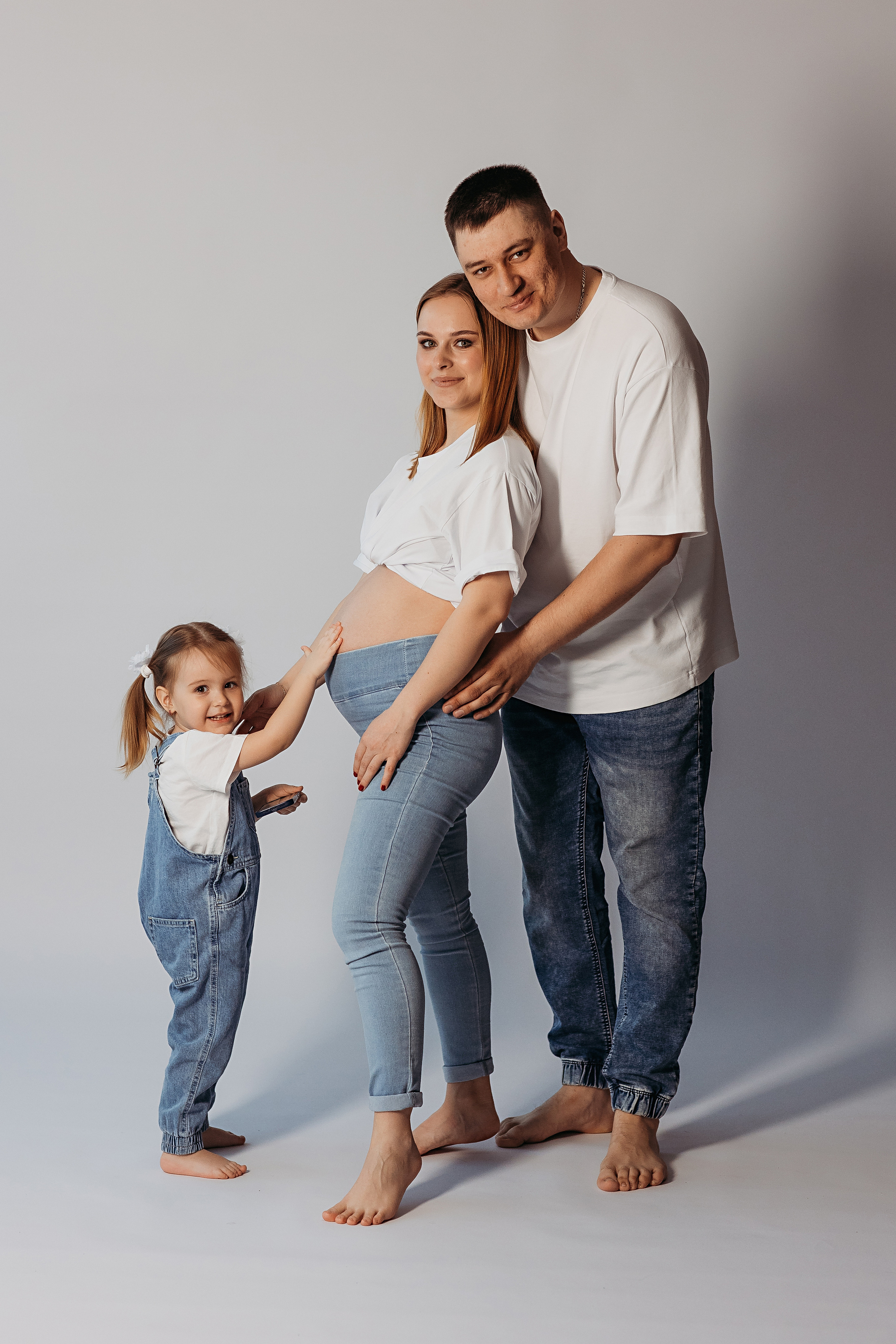 На фотофонах. Семейный фотограф Тюмень, фотограф на роды Салмина Мария