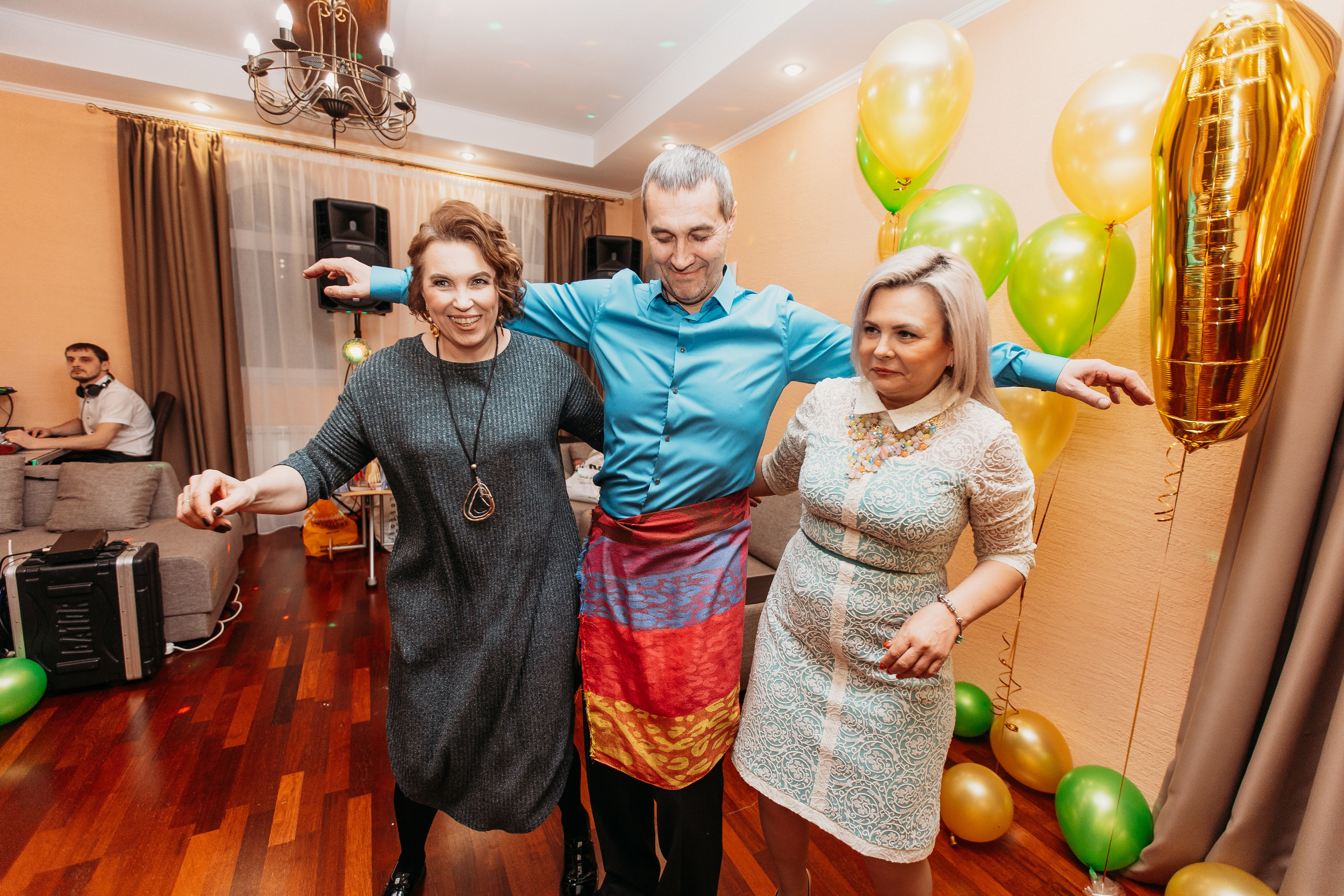 Банкет. Семейный фотограф Тюмень, фотограф на роды Салмина Мария