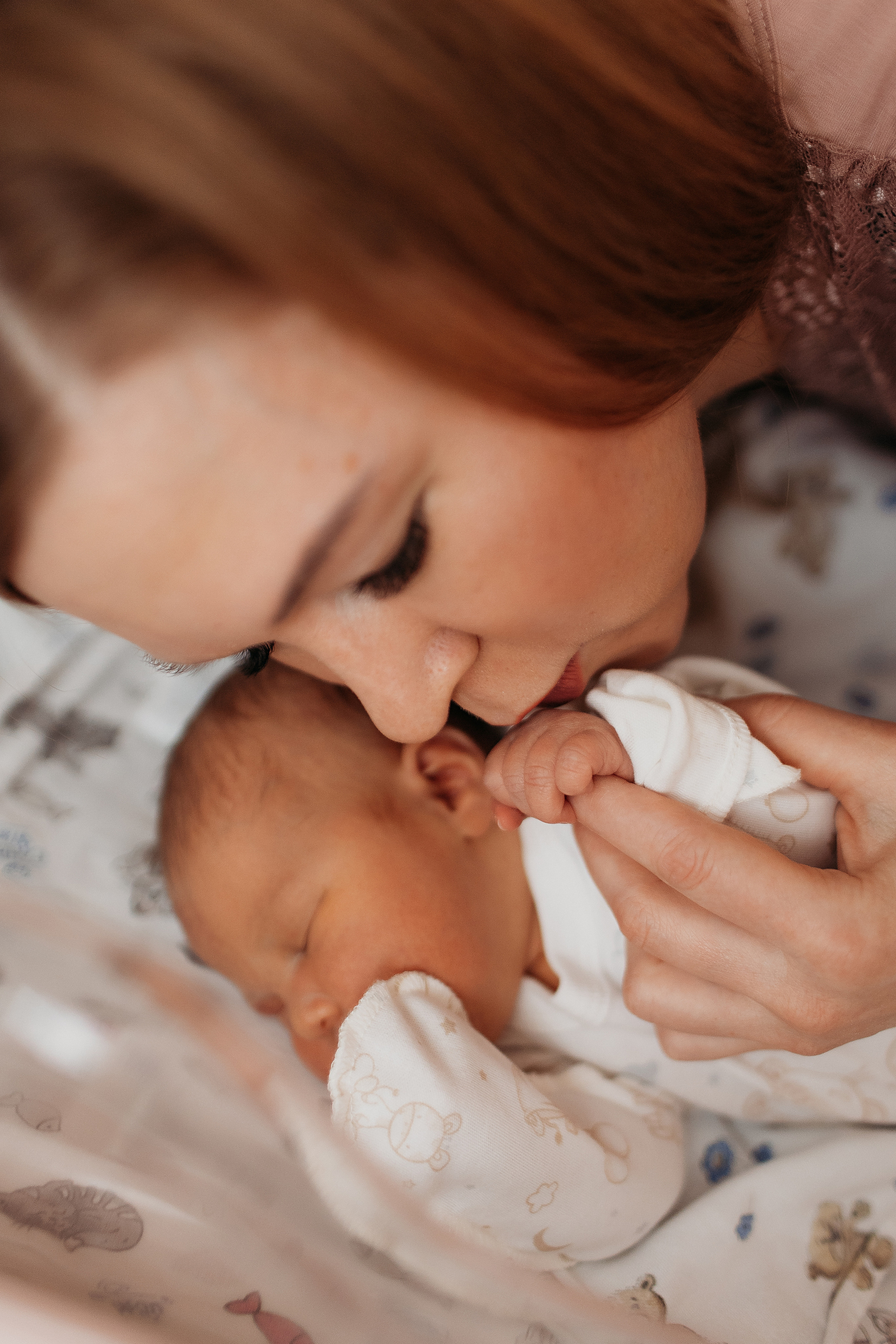 Выписка с палатой. Семейный фотограф Тюмень, фотограф на роды Салмина Мария