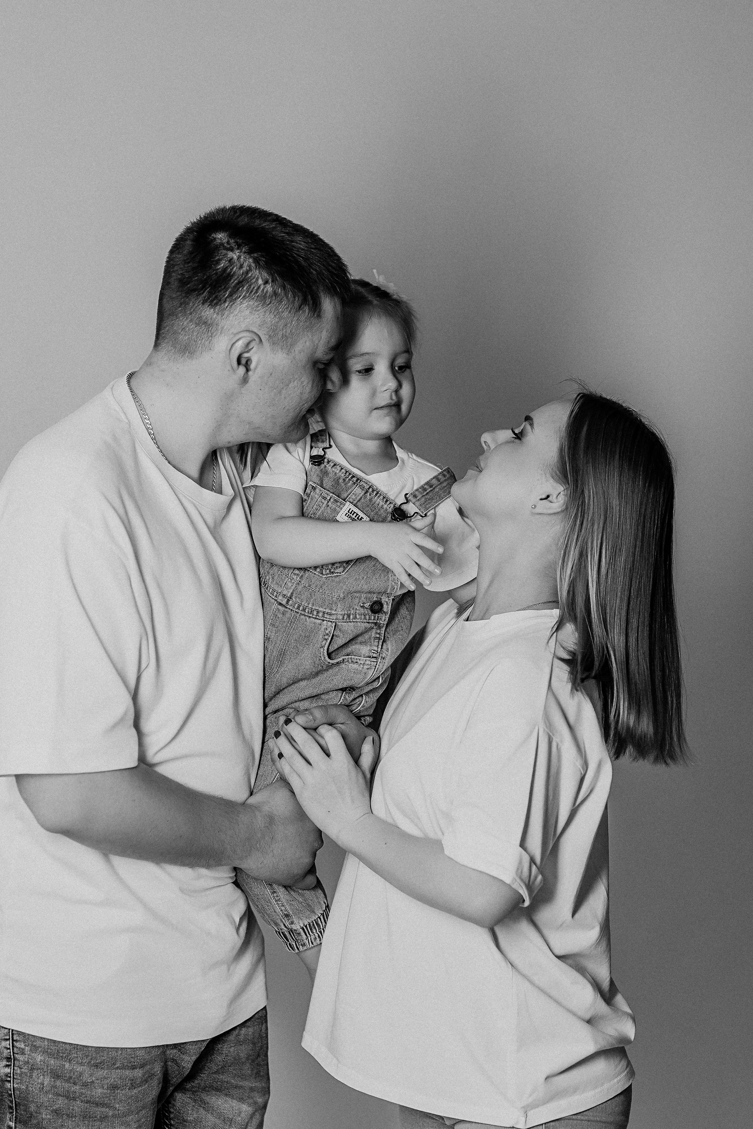 На фотофонах. Семейный фотограф Тюмень, фотограф на роды Салмина Мария