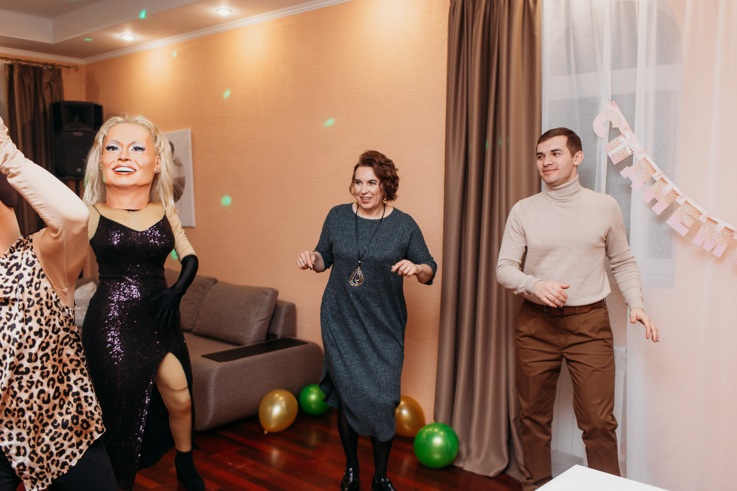 Банкет. Семейный фотограф Тюмень, фотограф на роды Салмина Мария