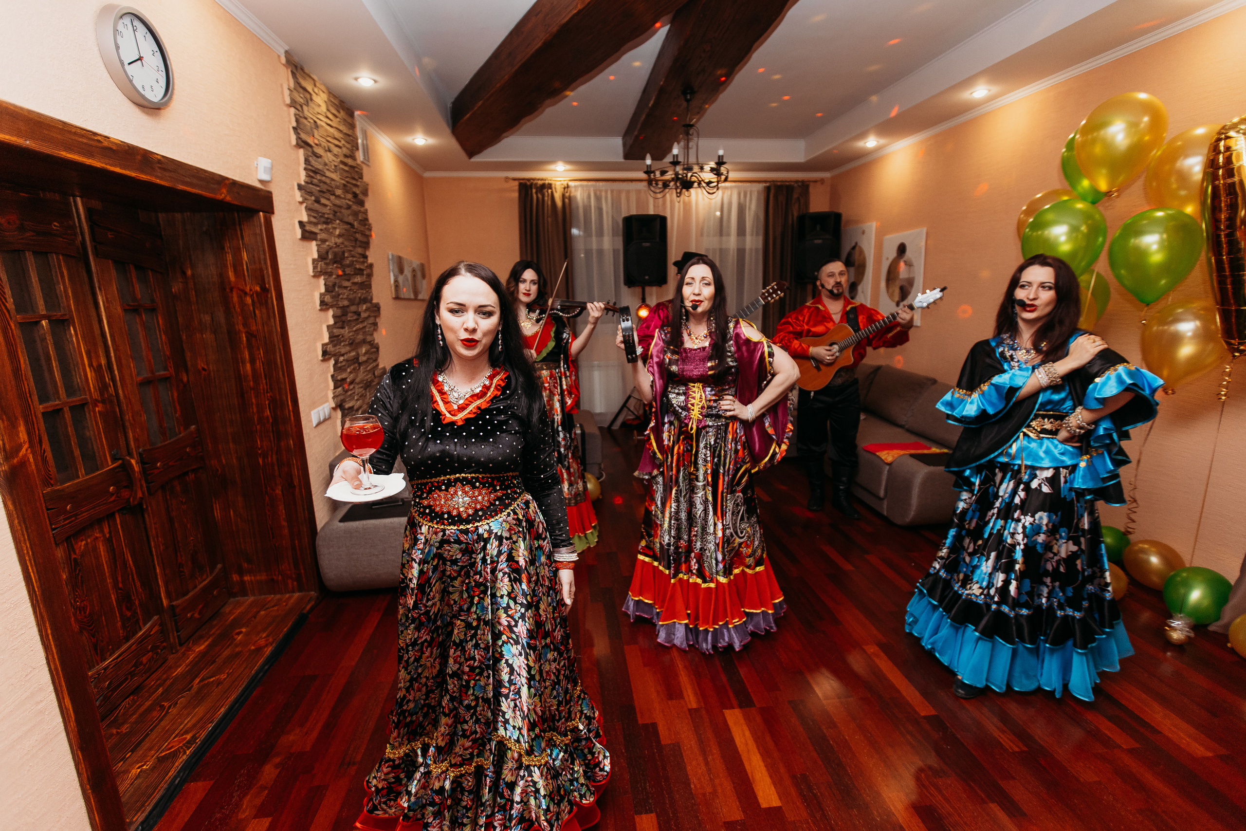 Банкет. Семейный фотограф Тюмень, фотограф на роды Салмина Мария