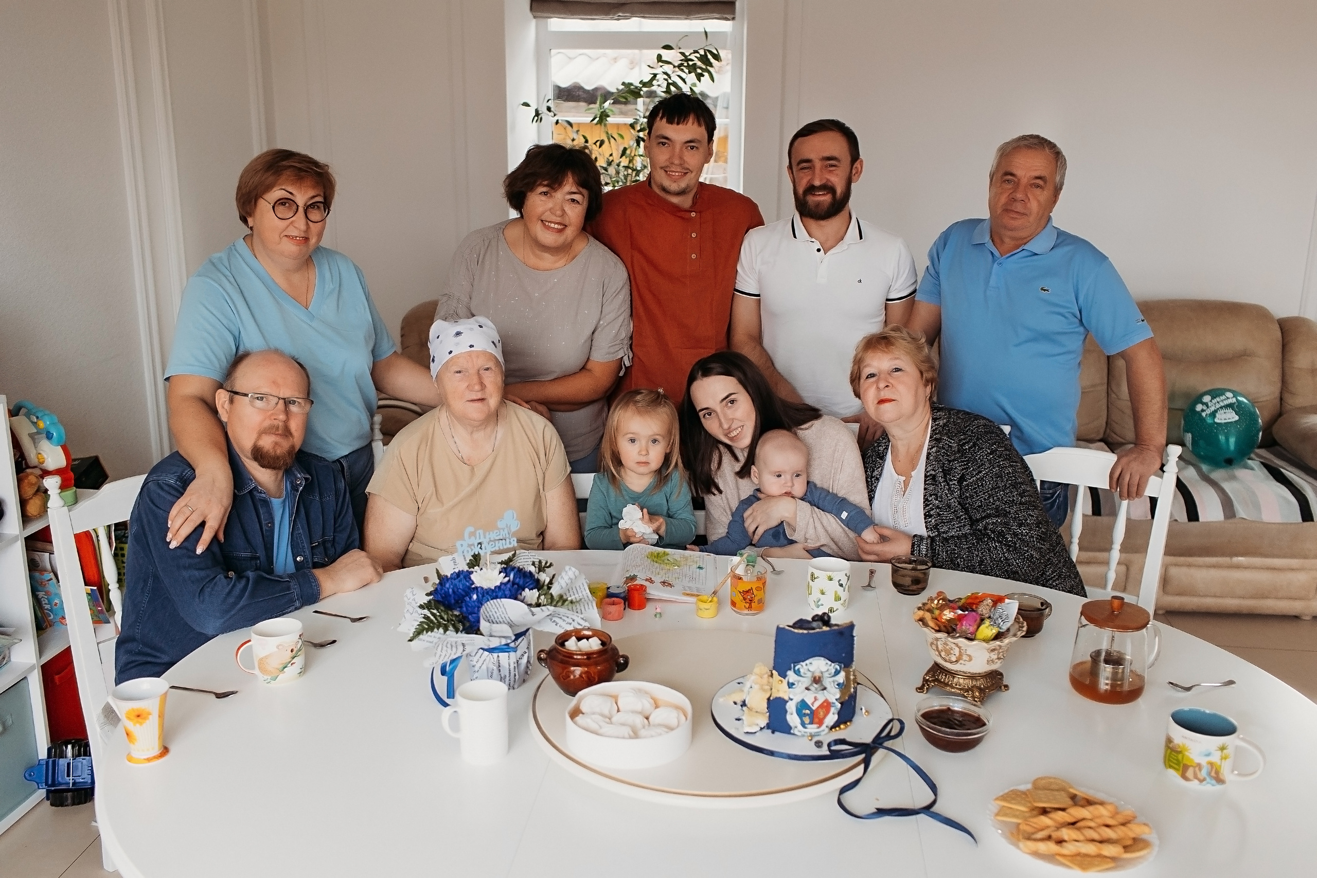 Большая семья. Семейный фотограф Тюмень, фотограф на роды Салмина Мария