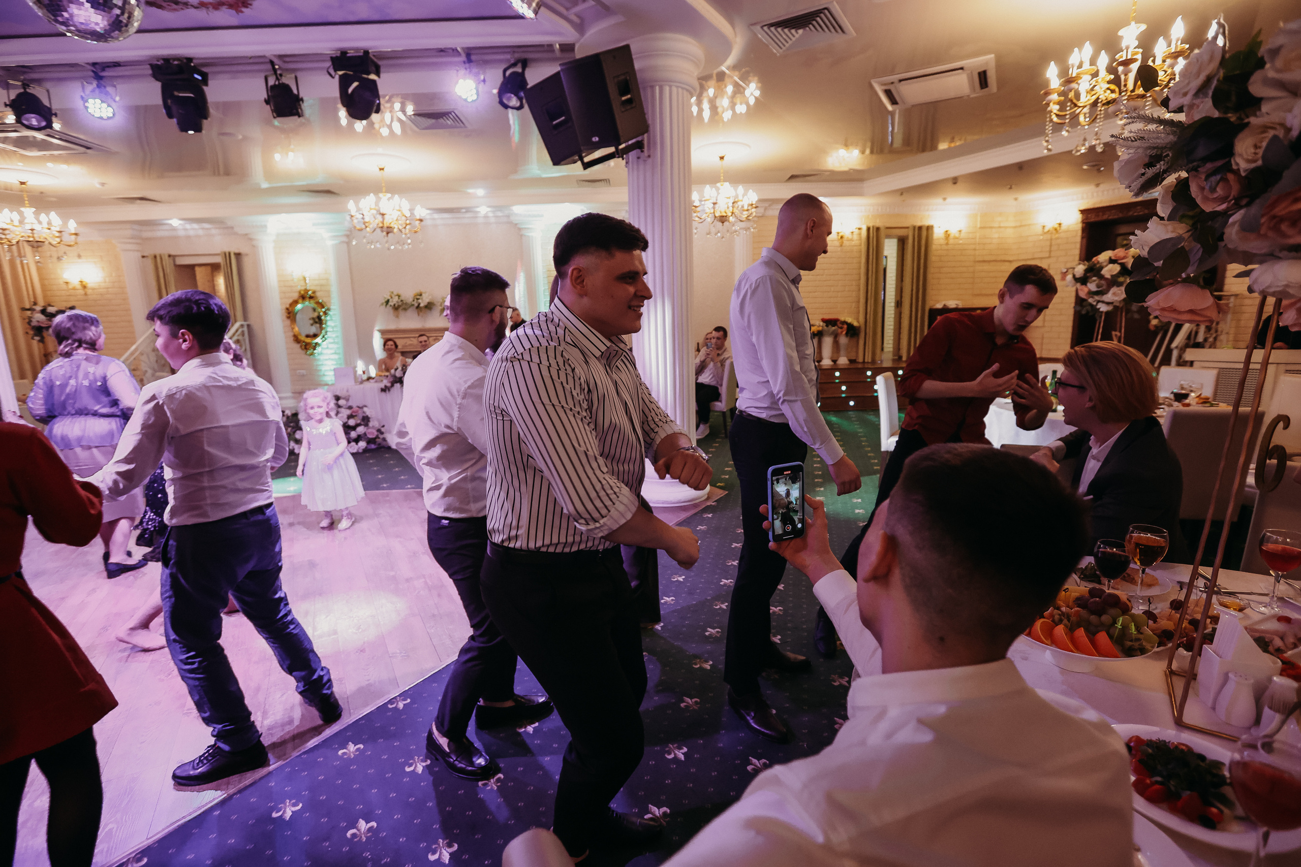 Банкет. Семейный фотограф Тюмень, фотограф на роды Салмина Мария