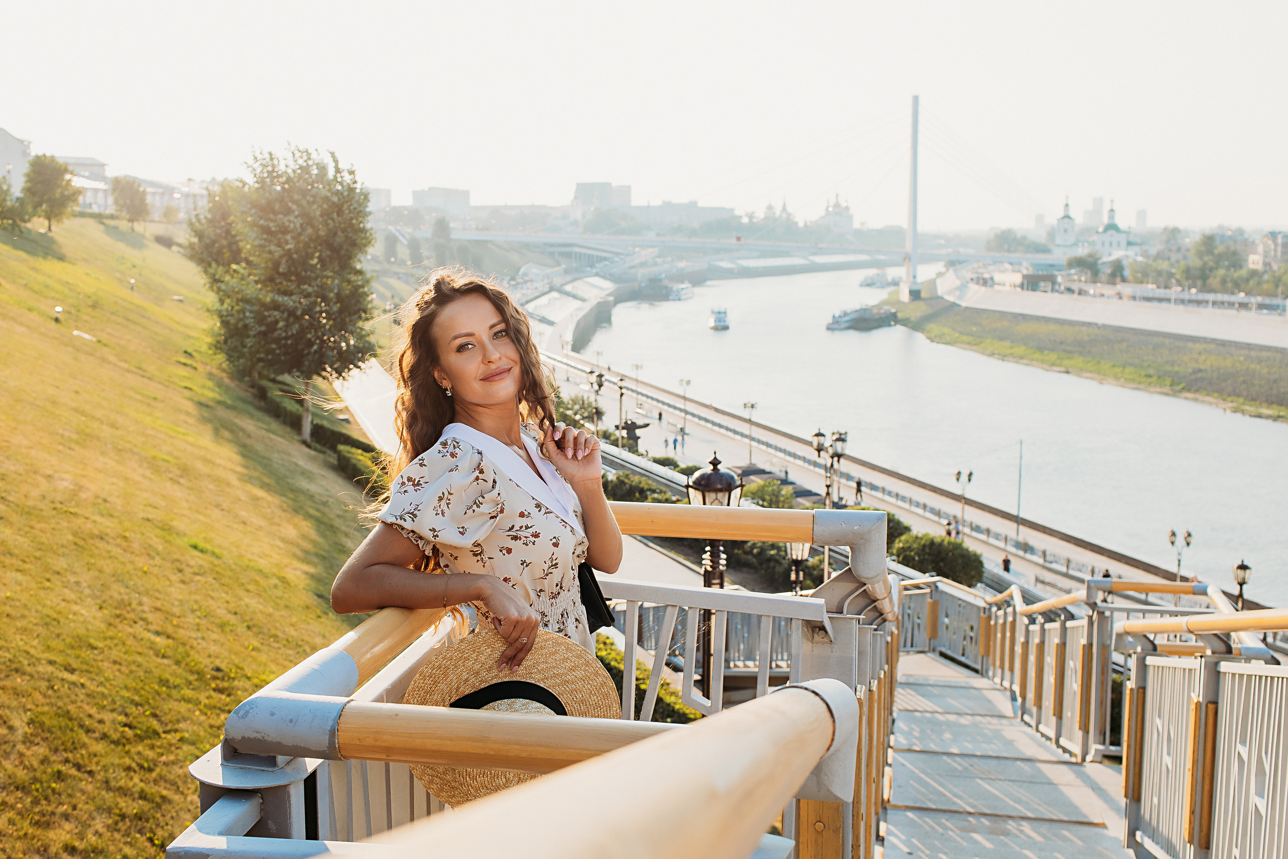 Набережная на закате. Семейный фотограф Тюмень, фотограф на роды Салмина Мария
