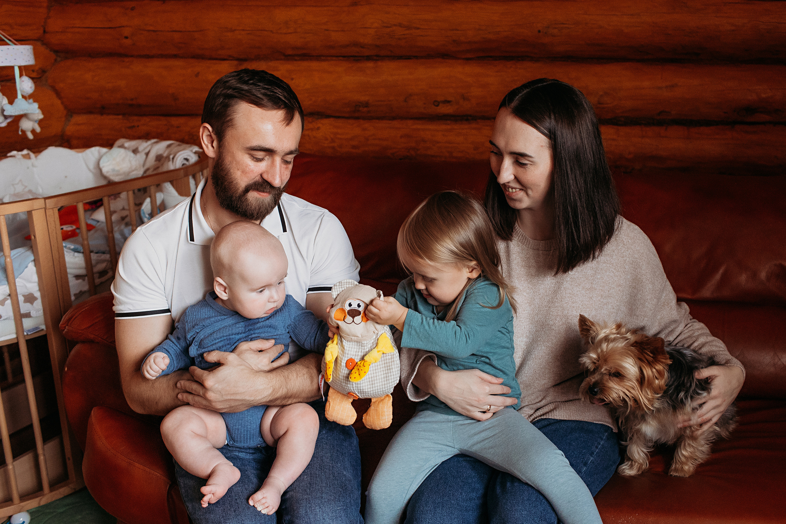 Большая семья. Семейный фотограф Тюмень, фотограф на роды Салмина Мария