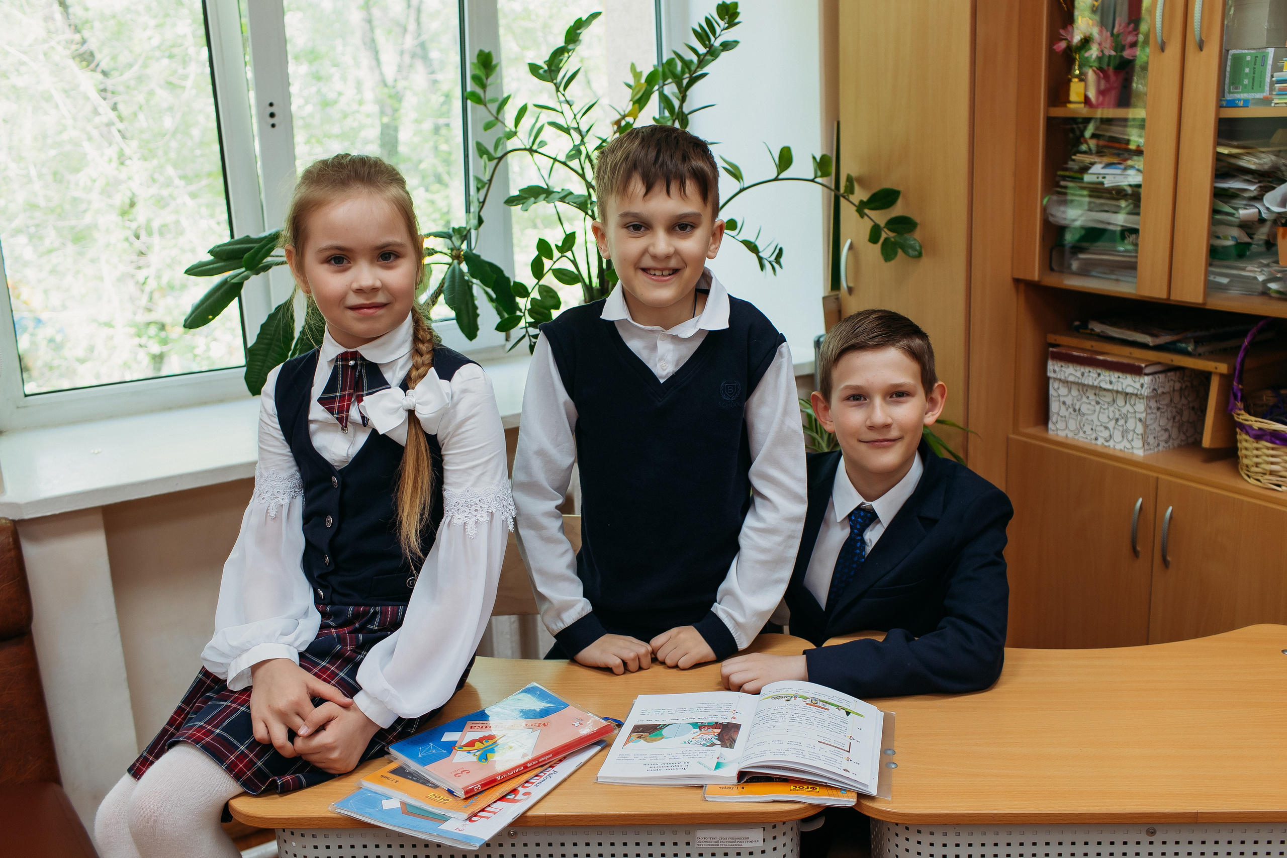 Школа 2 класс. Семейный фотограф Тюмень, фотограф на роды Салмина Мария