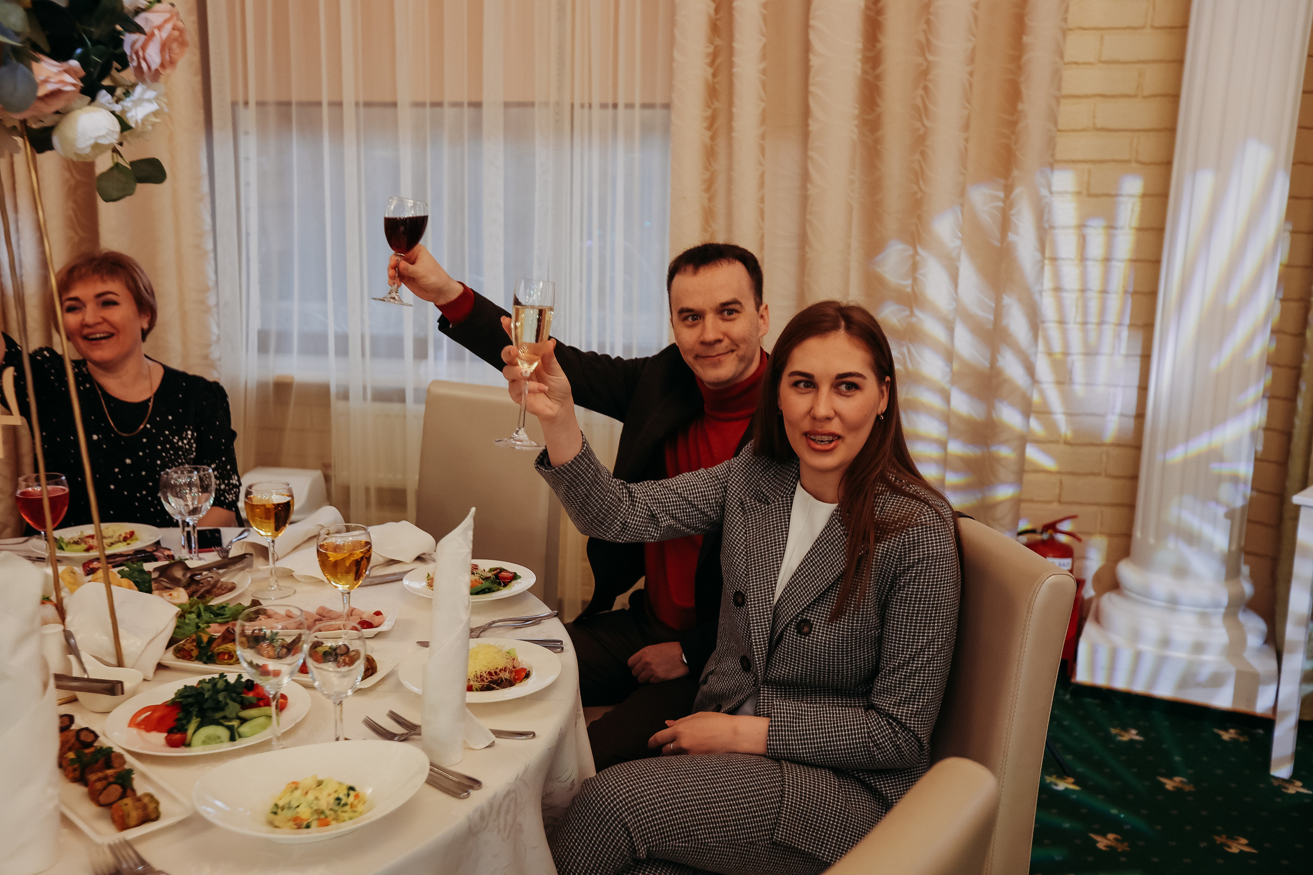 Банкет. Семейный фотограф Тюмень, фотограф на роды Салмина Мария